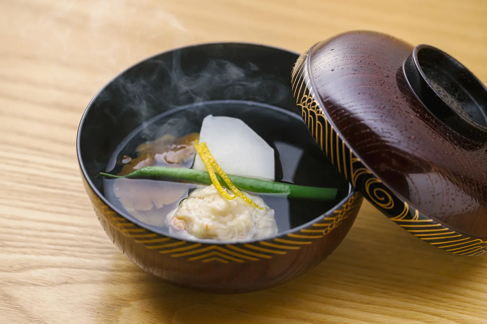 素材の魅力を生かした和食コースを味わう-2