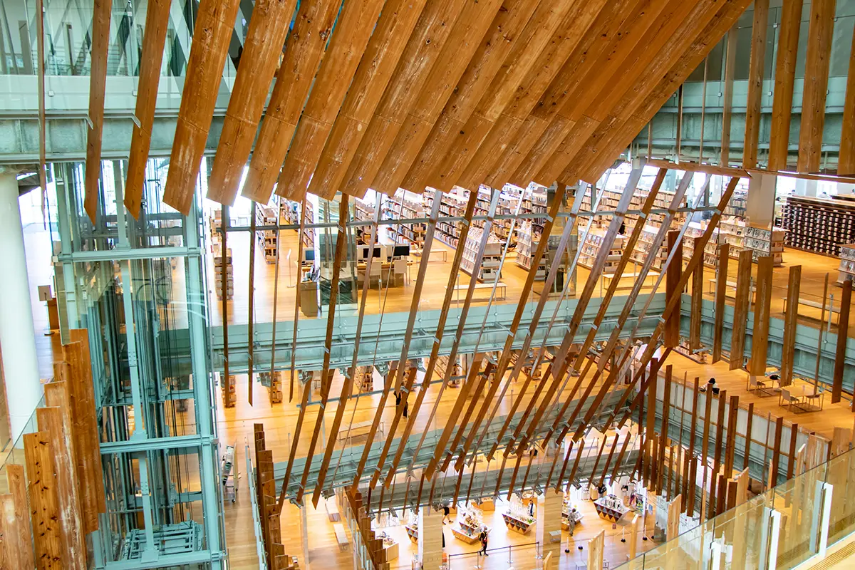 富山市ガラス美術館-3