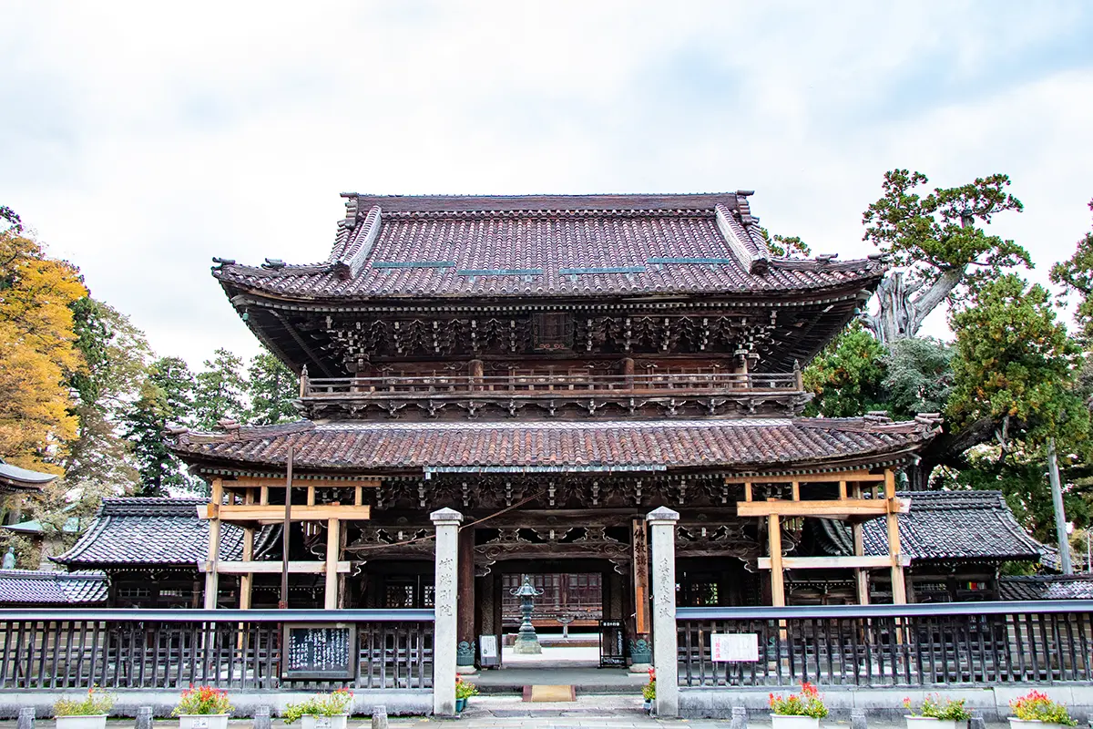 城端（城端別院 善徳寺・土蔵群 蔵回廊・じょうはな織館）-0