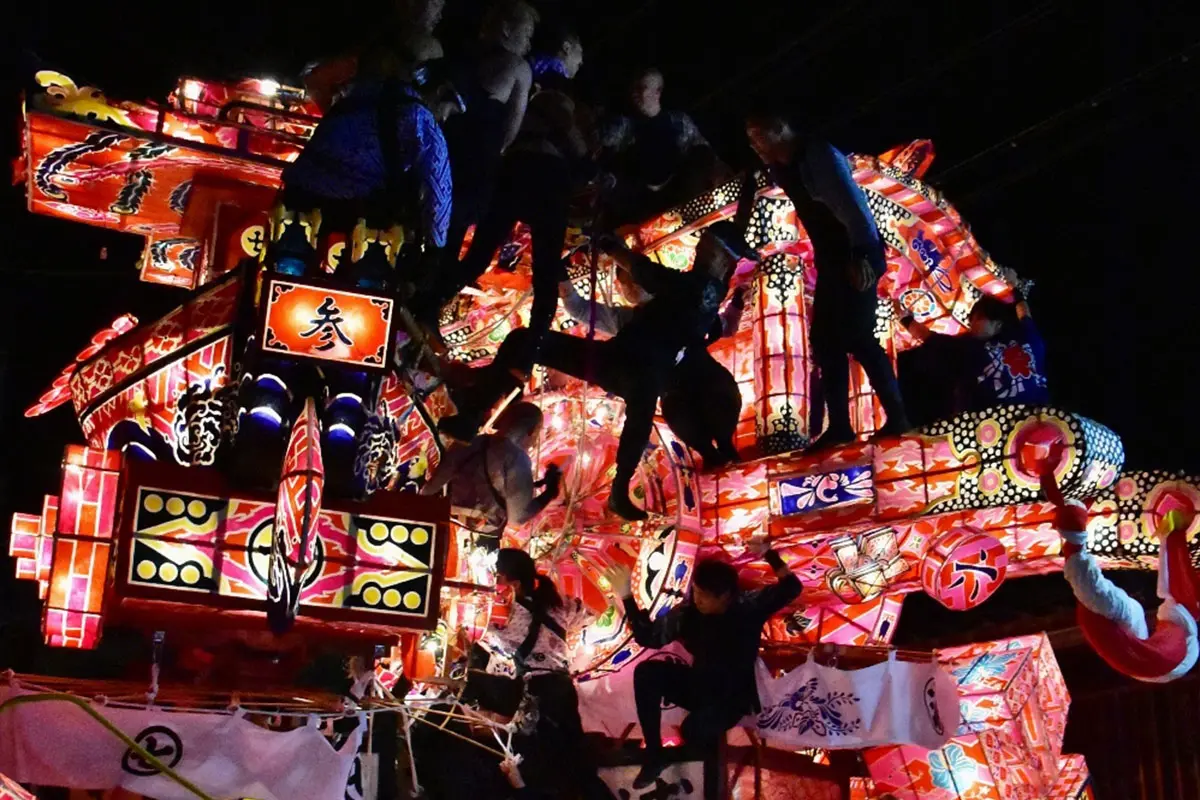 Vibrant festivals celebrate local culture-4