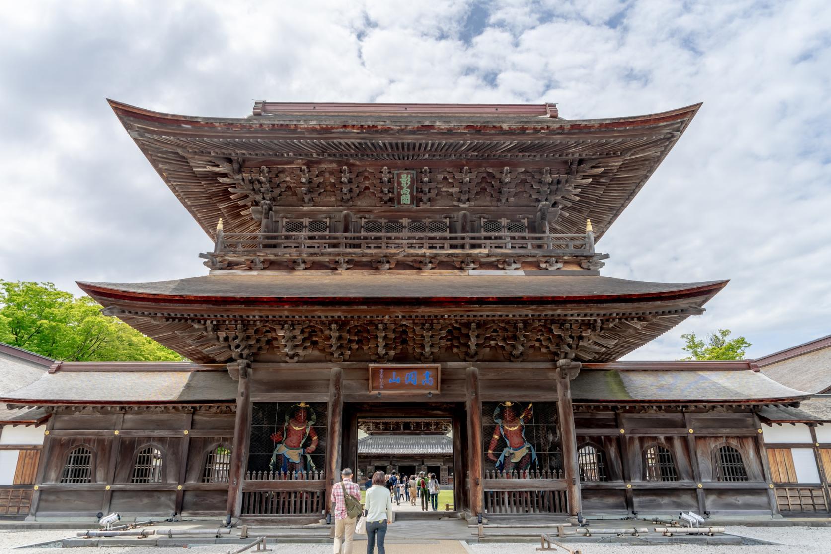 Toyama Prefecture temples: Tranquility, grace, and mystery-1