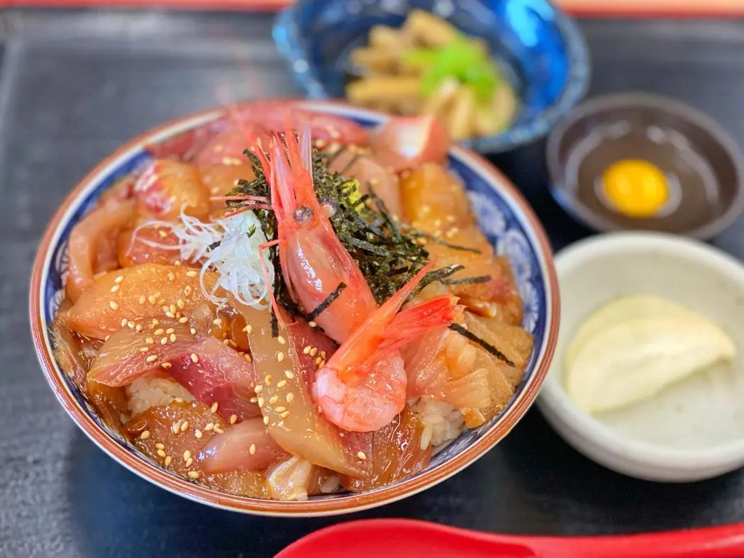 Himi Fish Market Shokudo (Himi City)-1