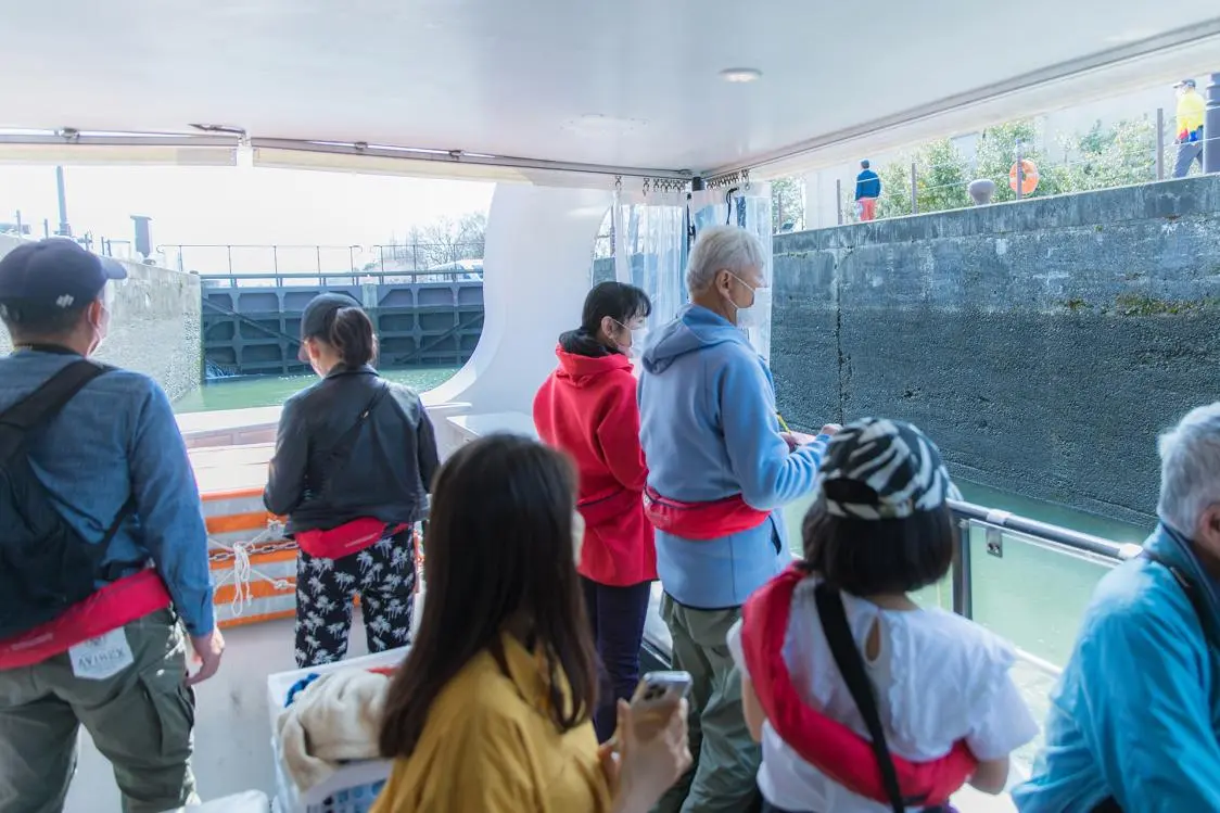 Experience a Water Elevator with the Famous Panama Canal System!-3