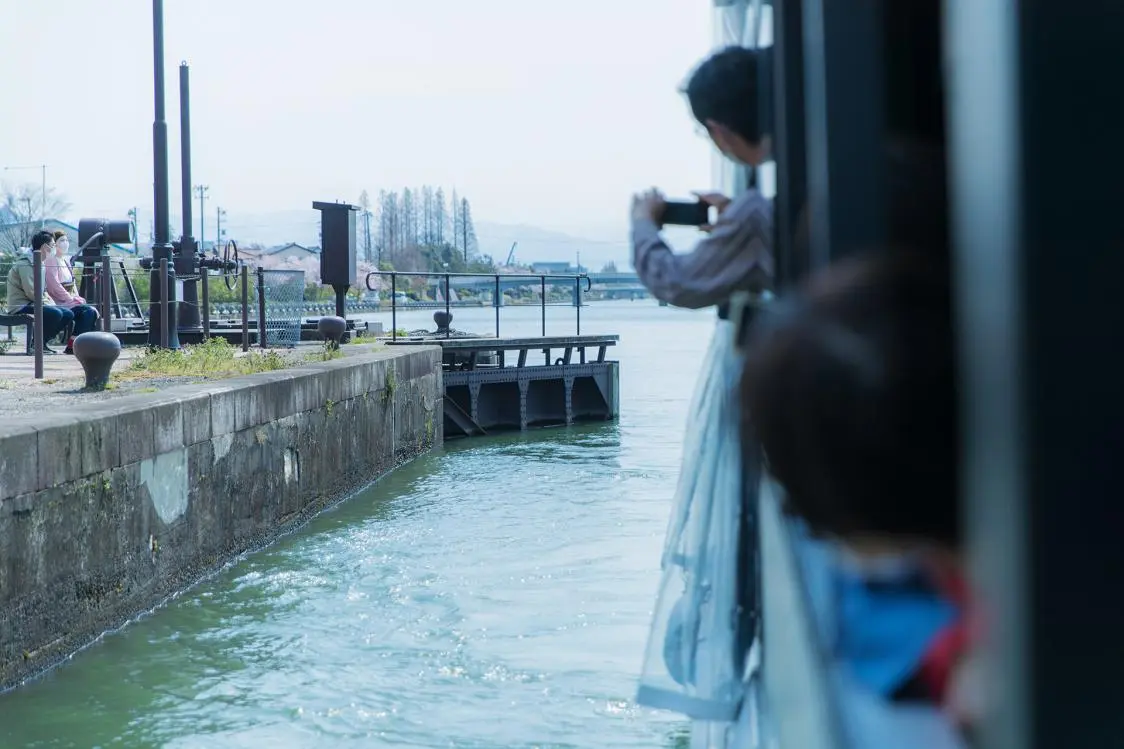 Experience a Water Elevator with the Famous Panama Canal System!-1