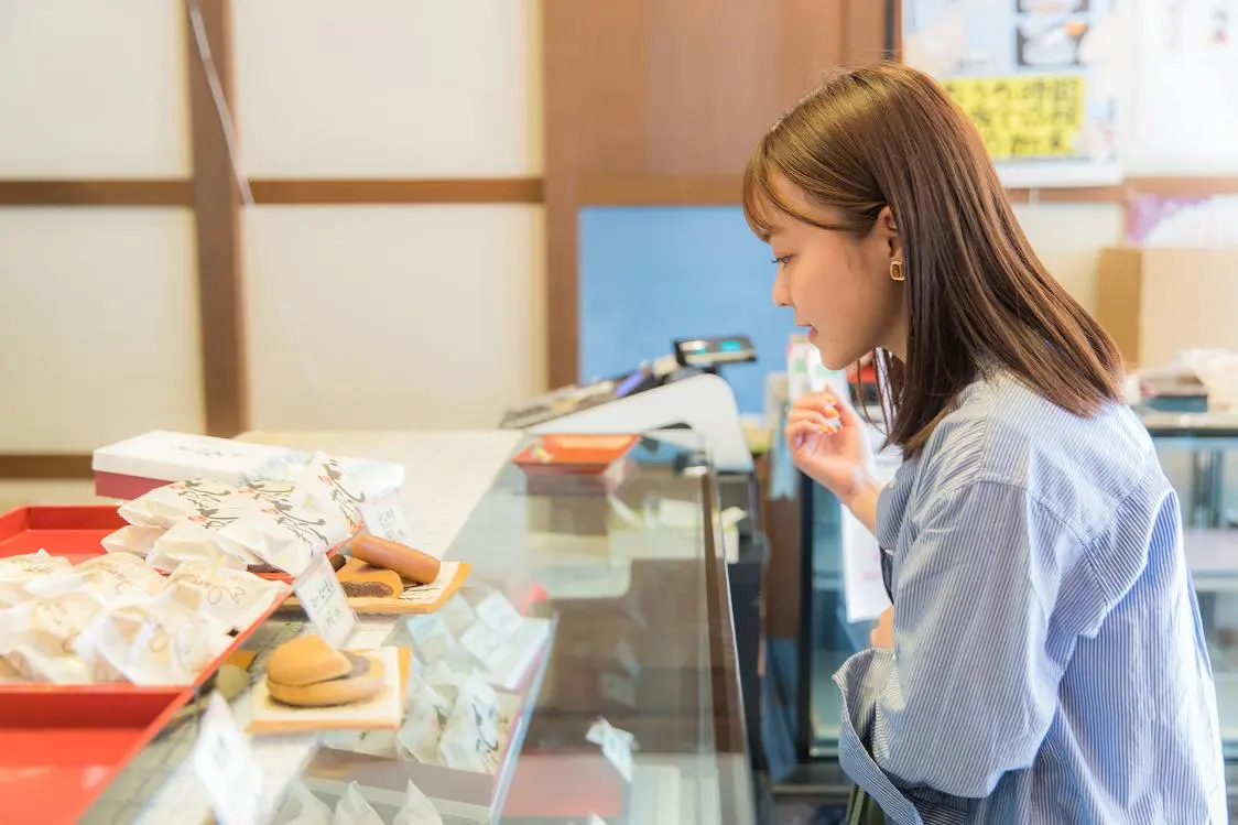 For Souvenirs and Snacks, Try Iwase's Specialty "Otsukaya" Triangular Dorayaki-1