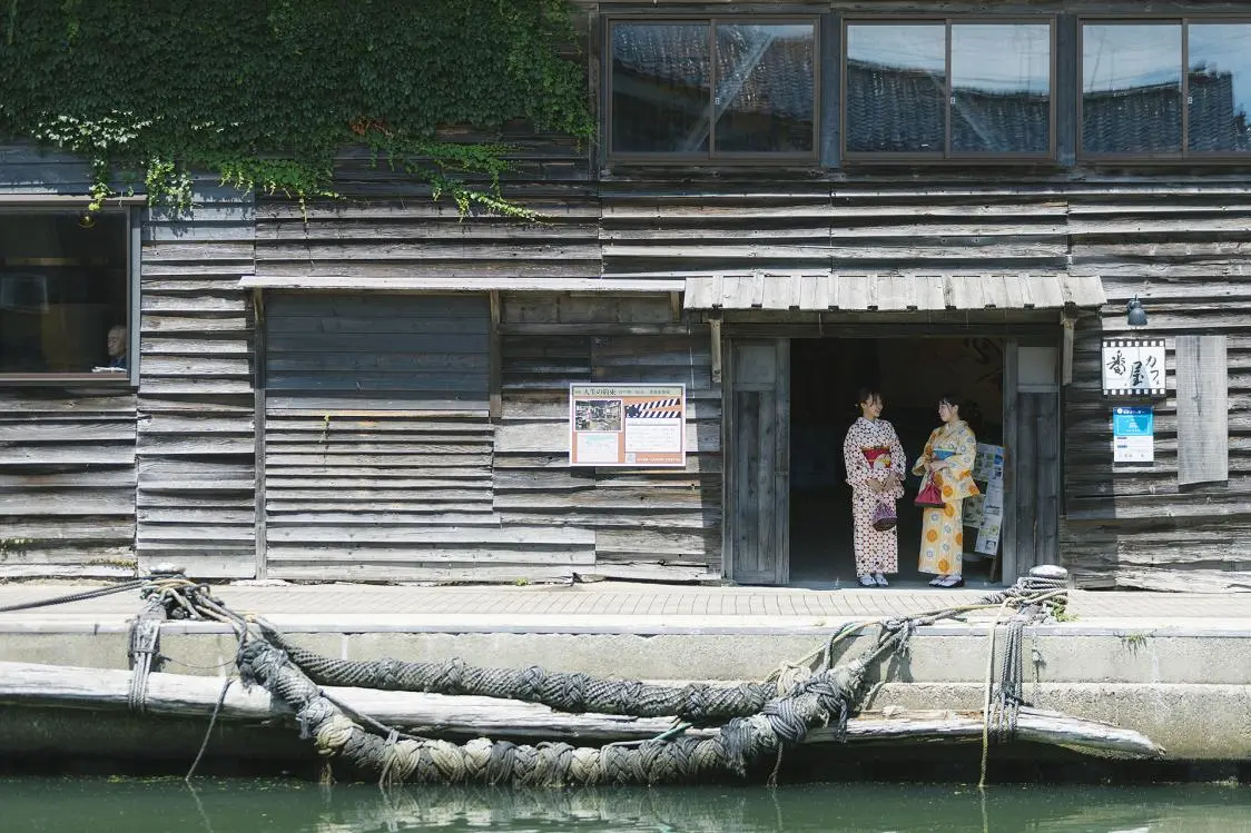 แวะผ่อนคลายที่ Banya café คาเฟ่ในอาคารค้าส่งเรืออายุกว่า 100 ปี ที่ได้รับการปรับปรุงใหม่-2