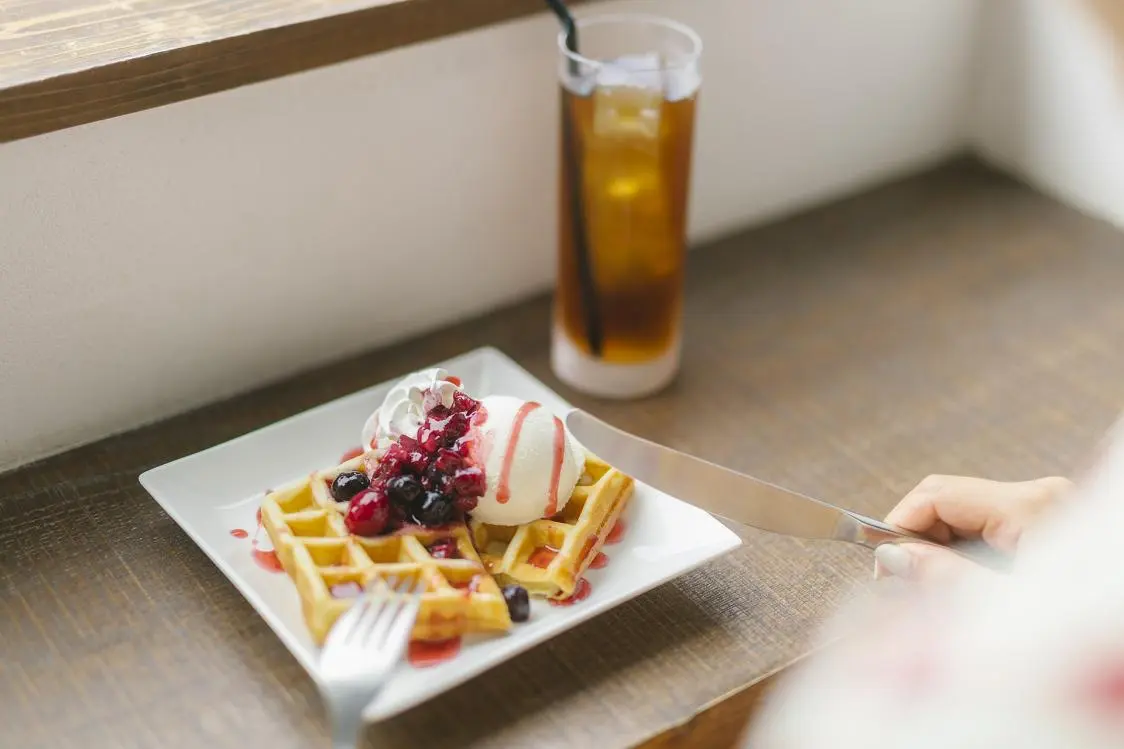 วาฟเฟิล นุ่มๆ เมนูแนะนำจากร้าน Banya café-2
