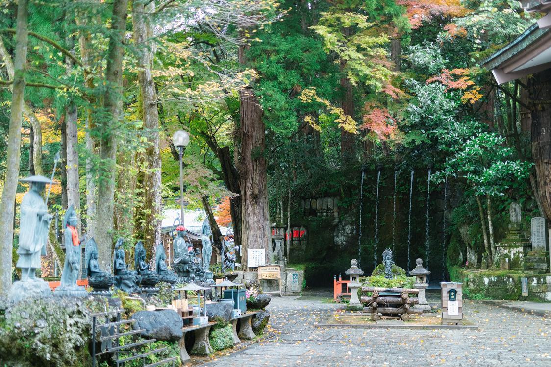 There are Many Other Attractions at Oiwasan Nisseki-ji Temple-0