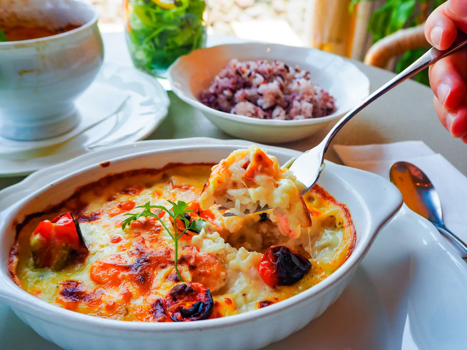 Gratiner: Enjoy Baked Dishes and Sweets in a Luxurious Space-1