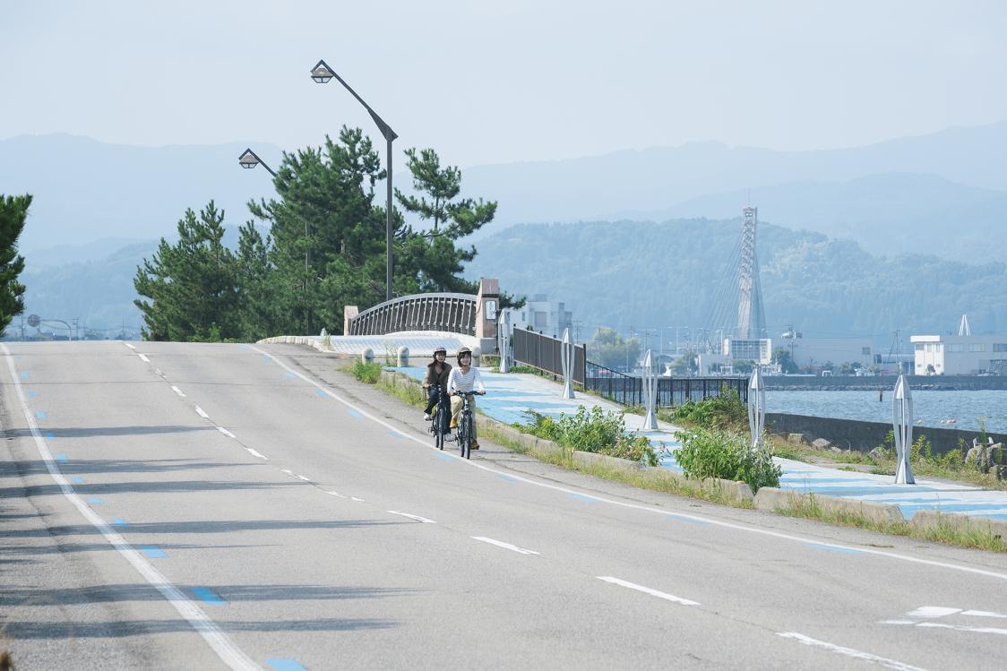 From the Himi Fishing Port to the Toyama Bay Cycling Route-1