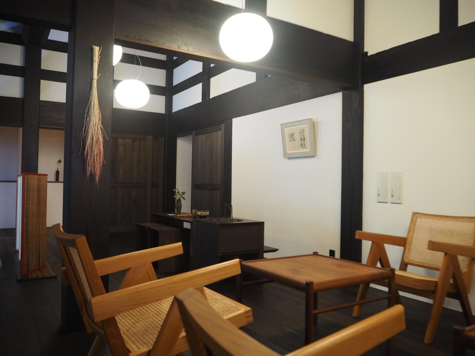 "Rakudo-An," an Art Hotel Nestled in a Rice Field-1