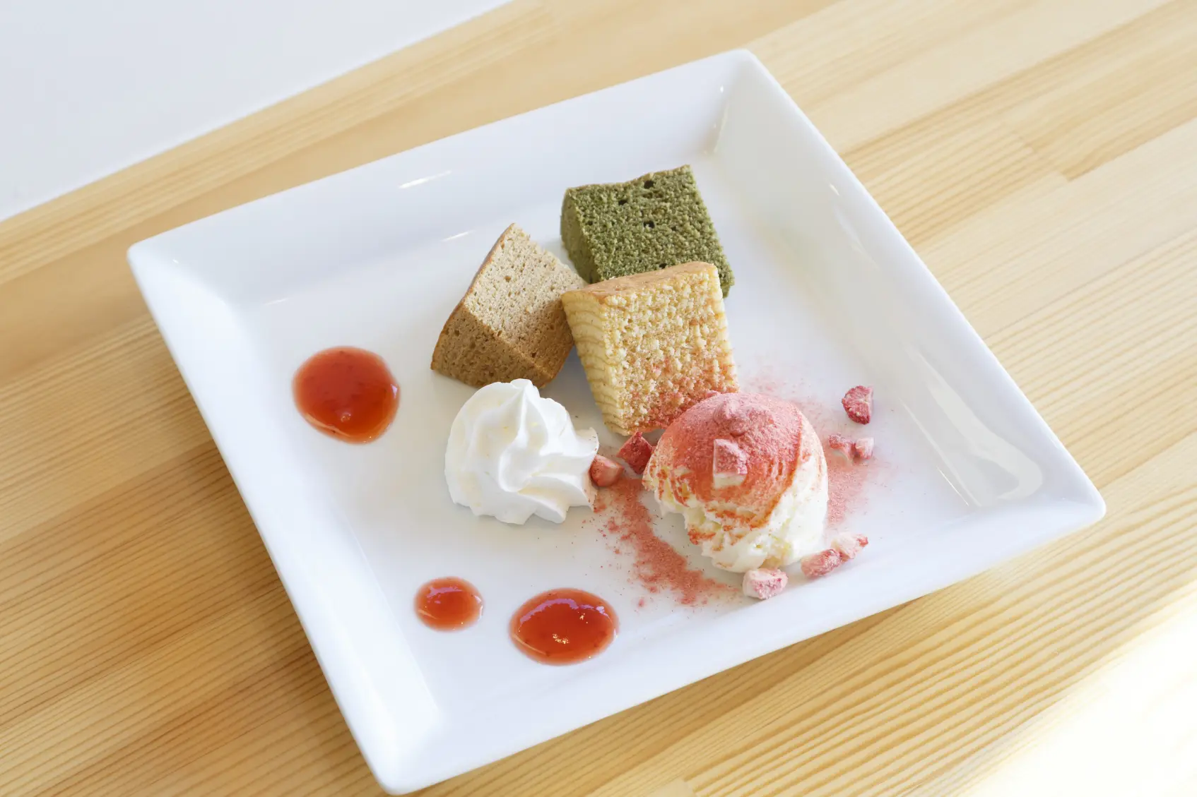 イチゴを楽しめるカフェをオープン-3