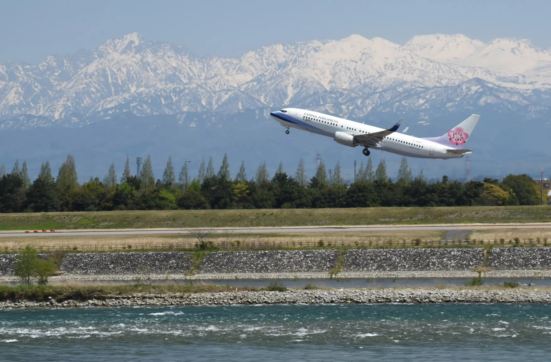 富山きときと空港とは-0