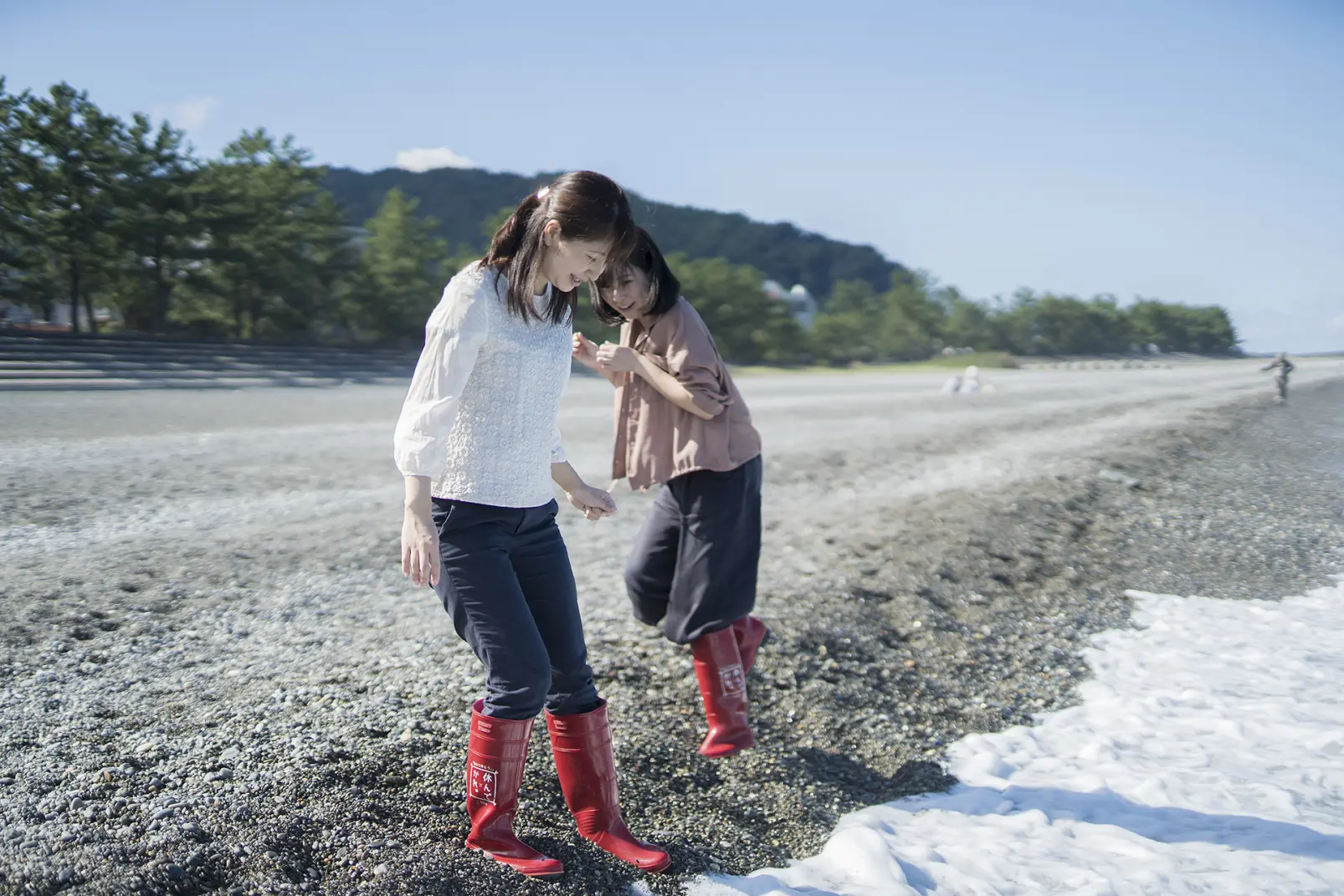 ヒスイ海岸は、「ヒスイテラス」のすぐ裏に広がっている-5