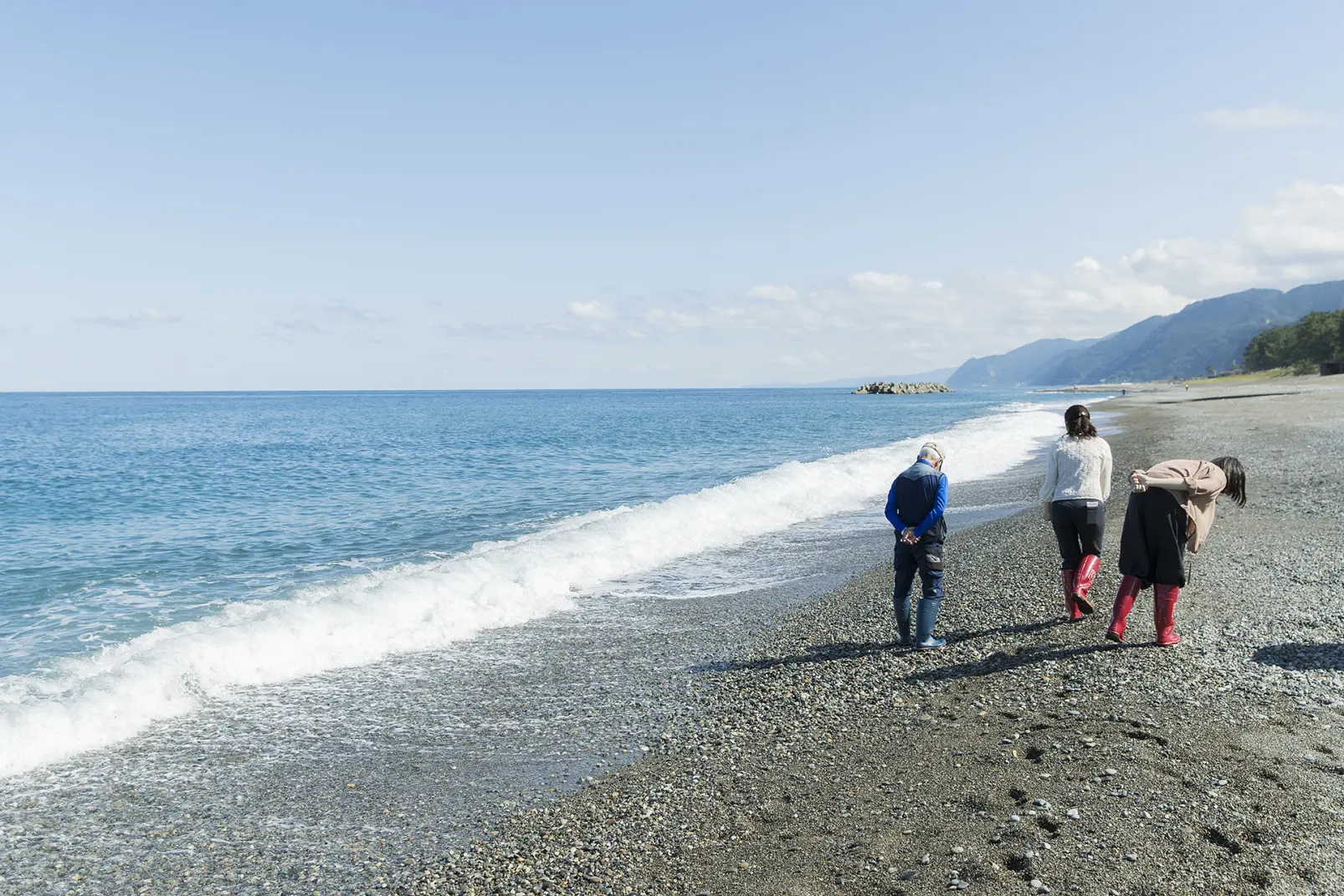 ヒスイ海岸は、「ヒスイテラス」のすぐ裏に広がっている-7