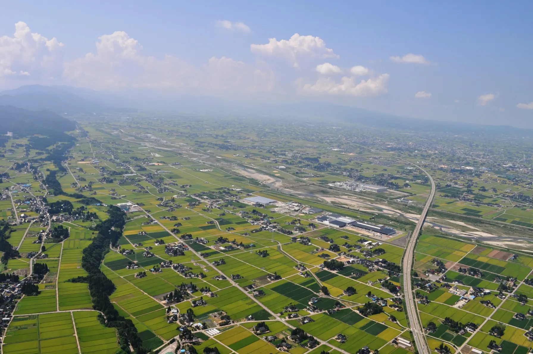 Beautiful landscape of dispersed settlements-0