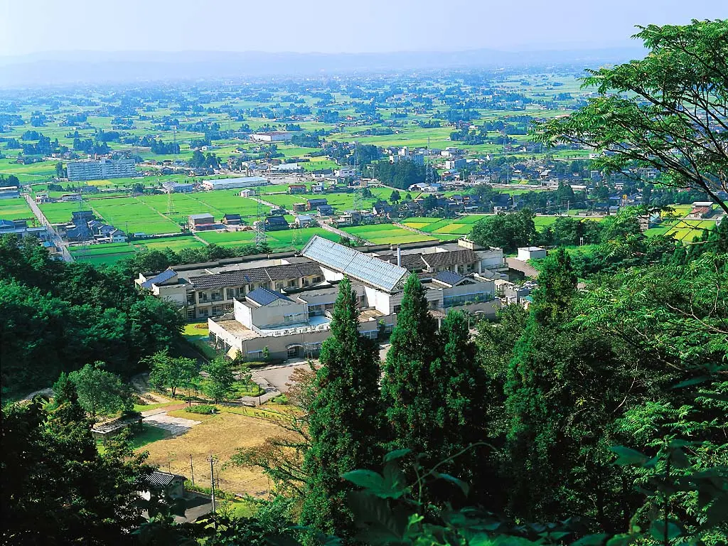 Beautiful landscape of dispersed settlements-3