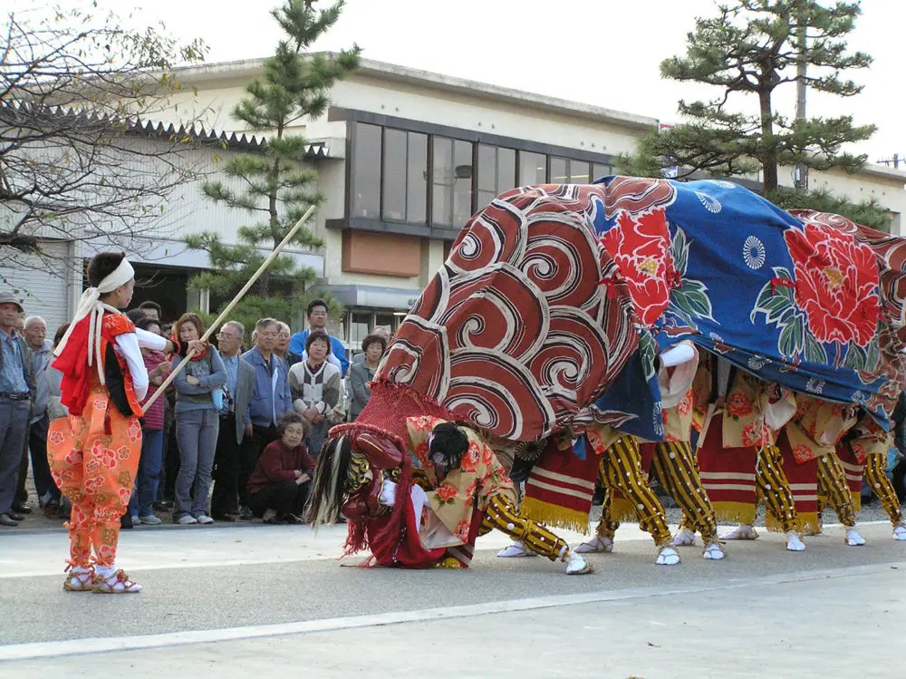 獅子舞の里・富山で、地域ならでは伝統文化に触れる | 特集 | 【公式