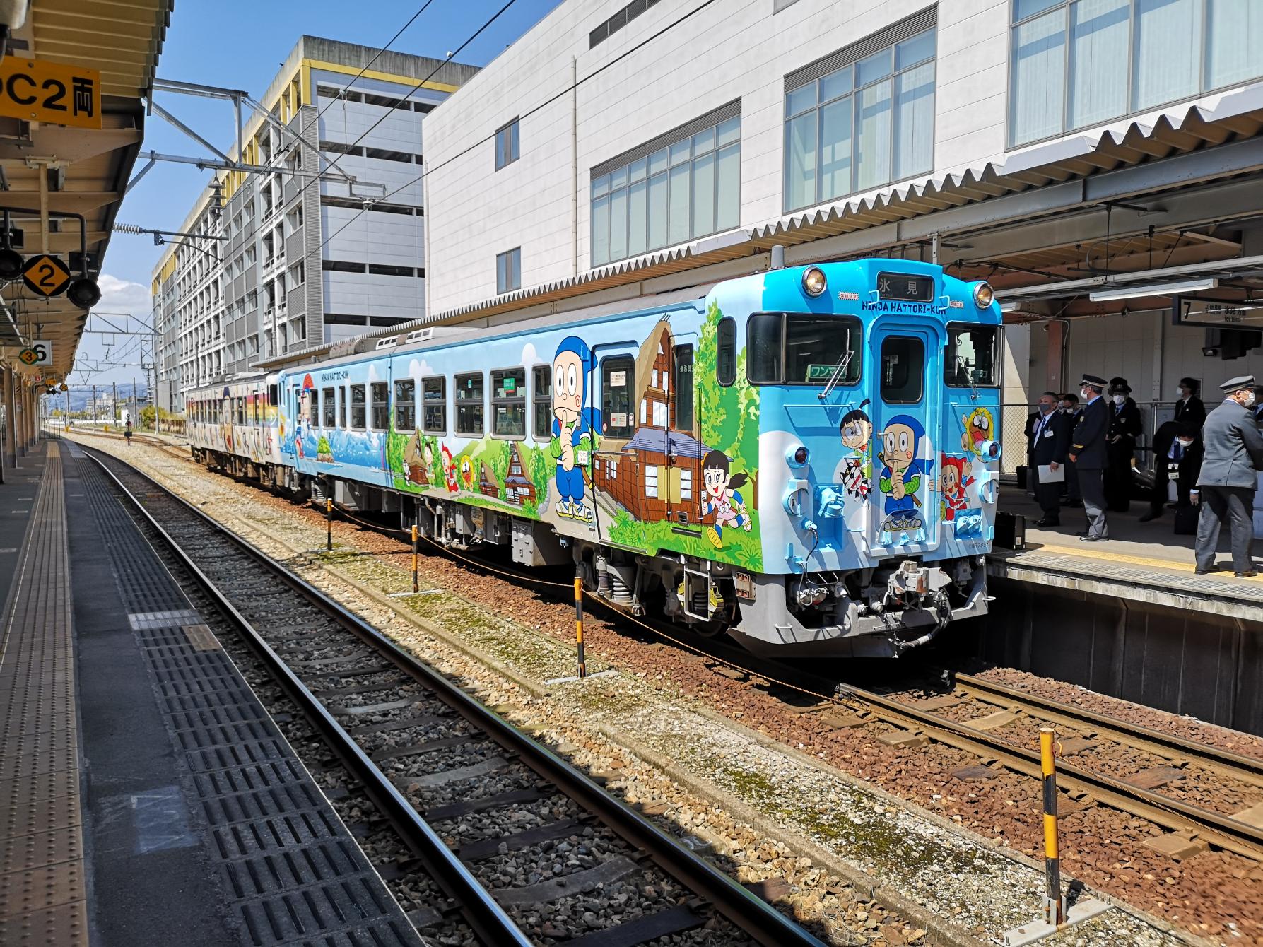 西日本旅客鉄道（城端線、氷見線）-2