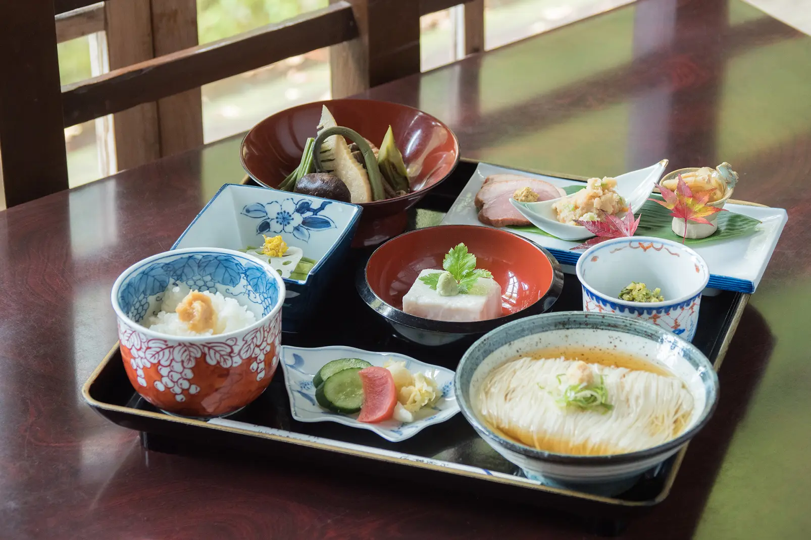 「だんごや」で手間暇かけて作られた山菜料理を味わう-2