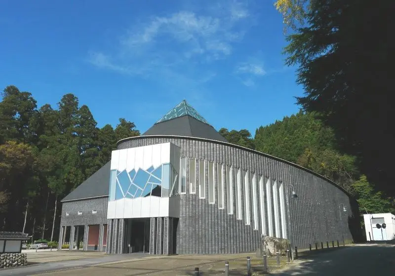 立山の自然、信仰・文化が学べる施設「立山博物館」-0