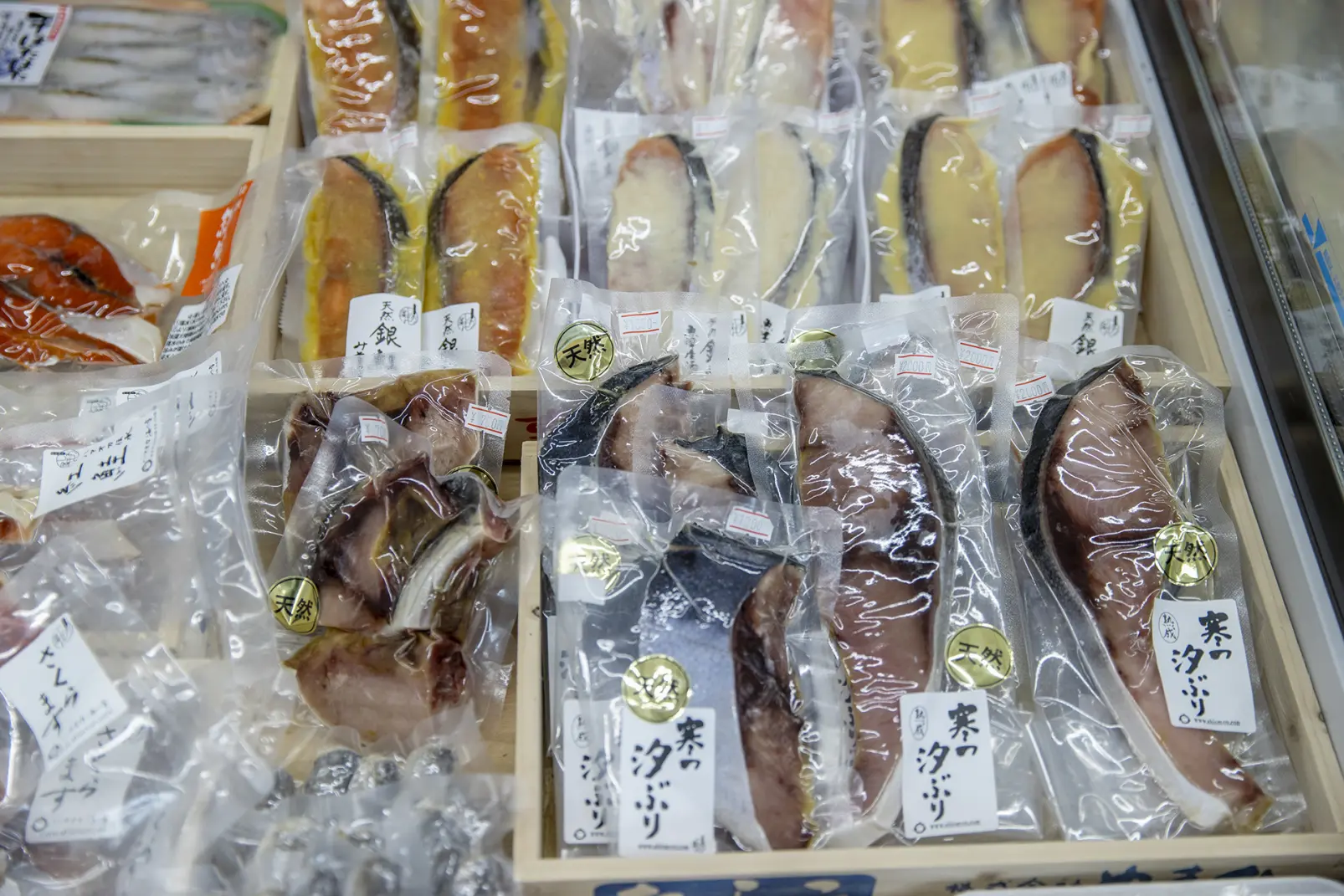 13:30 ｰ ハマオカ海の幸｜【暮らし・水循環】
魚津の水循環によって育まれた地魚を加工-3