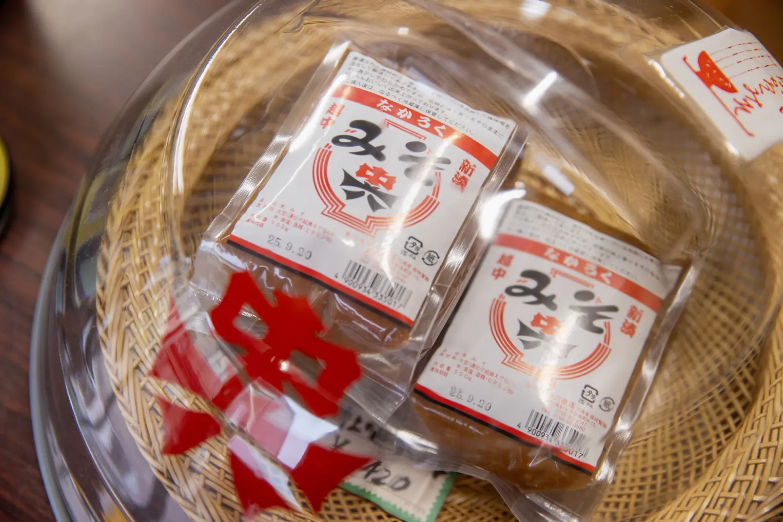 13:00 ｰ 中六醸造元｜【食文化】
漁師町の食卓に欠かせない「中六醤油」をお土産に-3