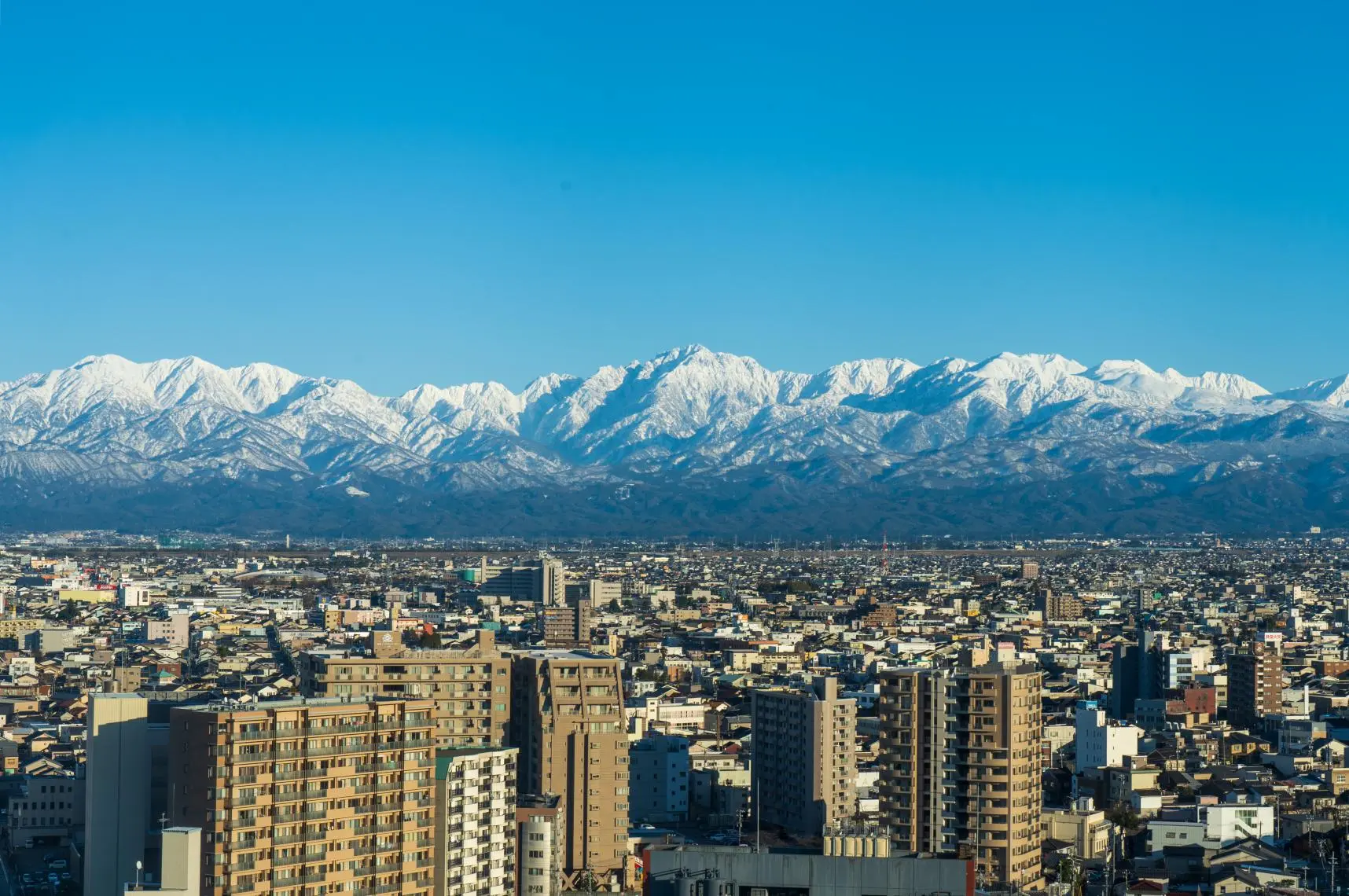 １　立山連峰（富山市役所展望塔）-0