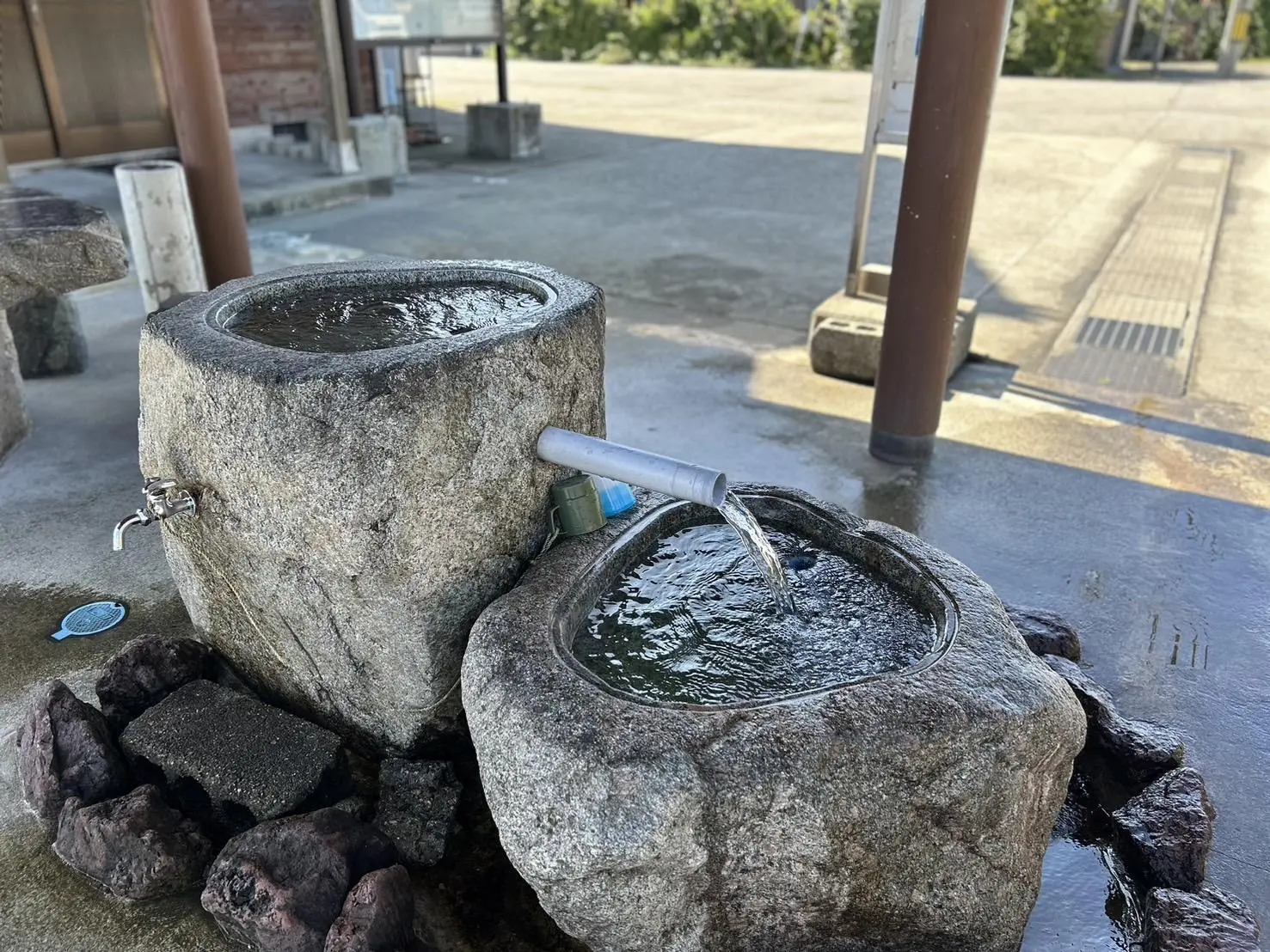 ８　高瀬湧水の庭-1