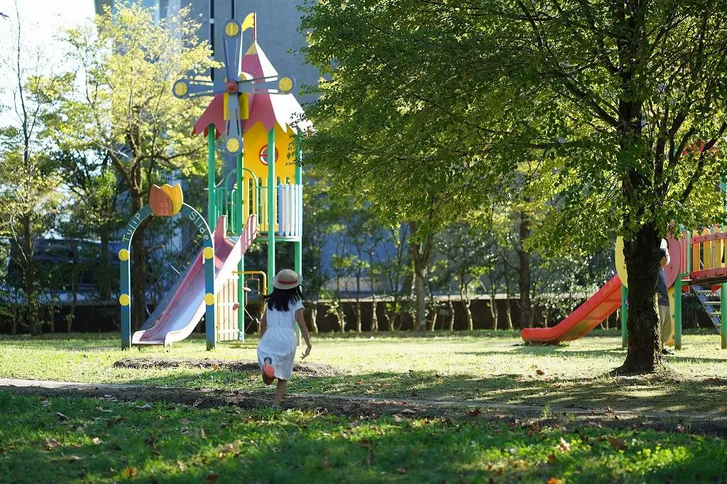 Attraction ⑦: Enjoy Exciting Play Equipment at 'Tonami Tulip Park'!-4
