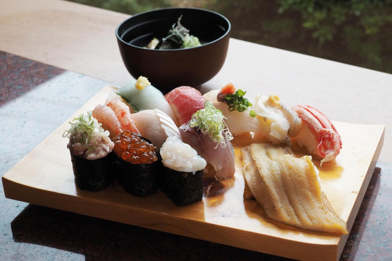 駅近から穴場まで！コスパ抜群でおいしい富山のおすすめ回転寿司店8選 | 特集 | 【公式】富山県の観光/旅行サイト「とやま観光ナビ」