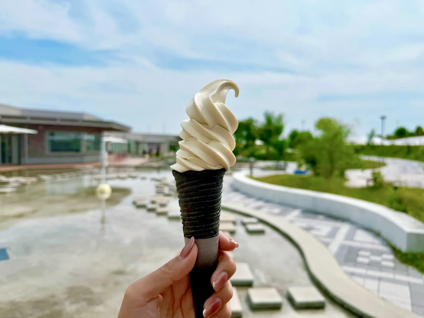 黒部はるかソフトクリーム（道の駅KOKOくろべ）-0