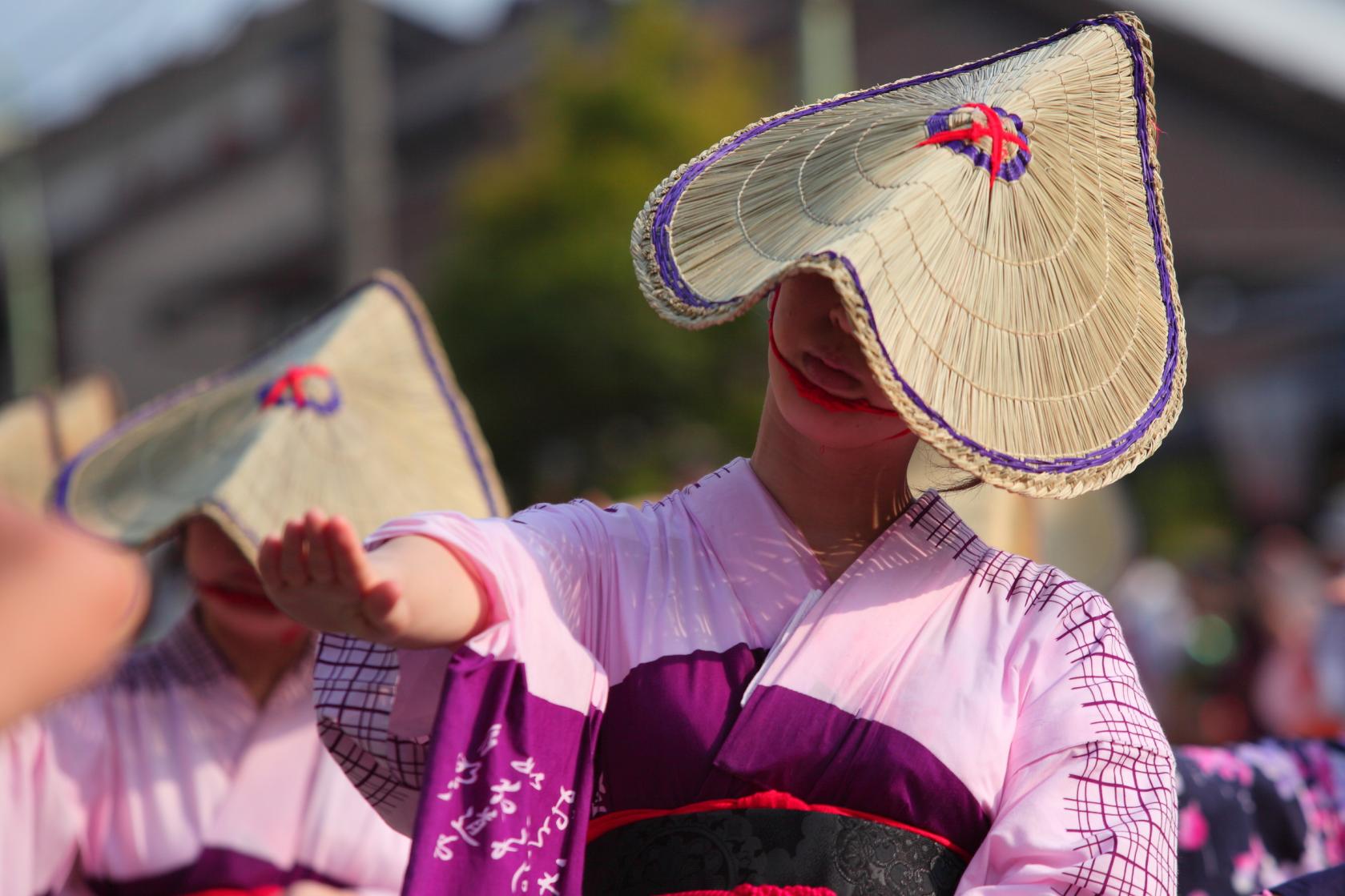 風の街の幻想的な踊り「おわら風の盆」の楽しみ方-1