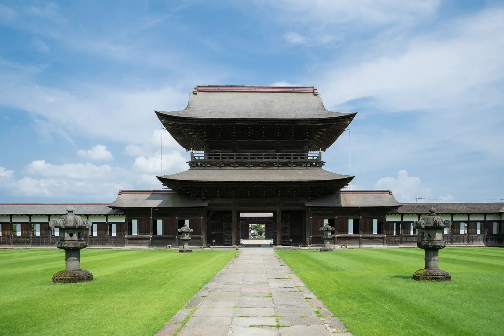 国宝「瑞龍寺」を訪ねる（高岡市）