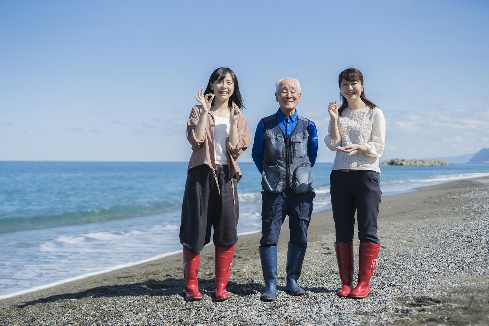 ヒスイ海岸で名人と宝ものさがし＆ソウルフードタラ汁づくり体験(富山県朝日町)-1