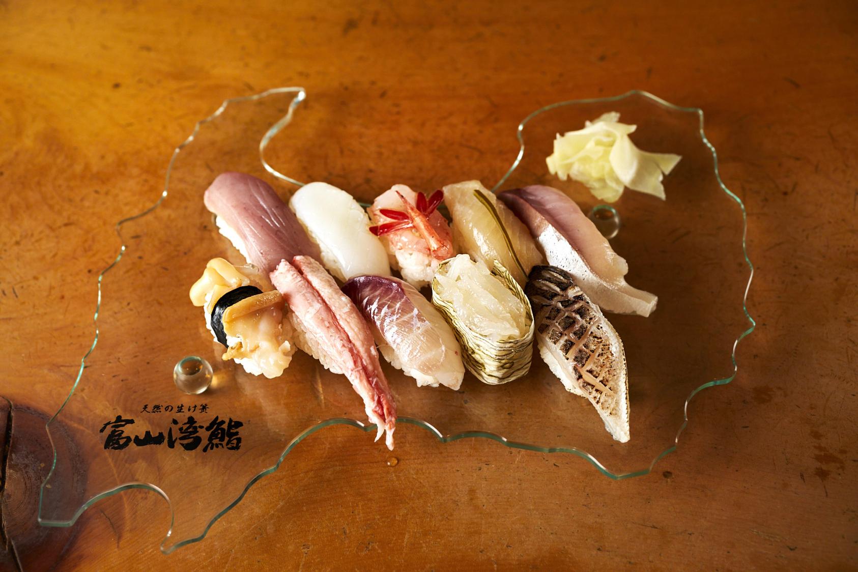 「江戸前 寿司正」で提供している「富山湾鮨」。旬のネタを詰め込んでいる
