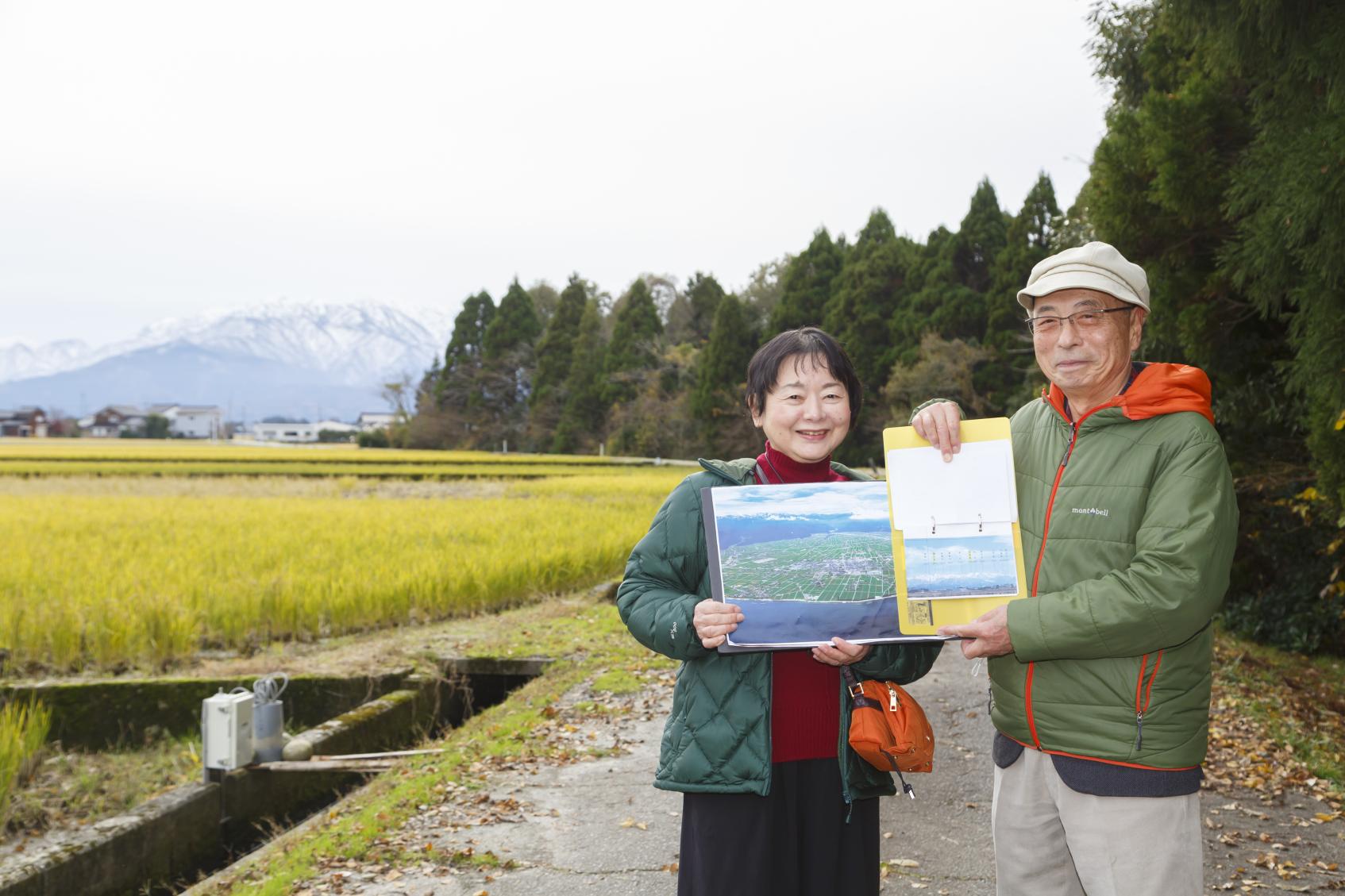 　夫婦で「杉沢の沢スギ」を案内する
「入善まちたび観光ガイド」木田薫さん・純子さん-1