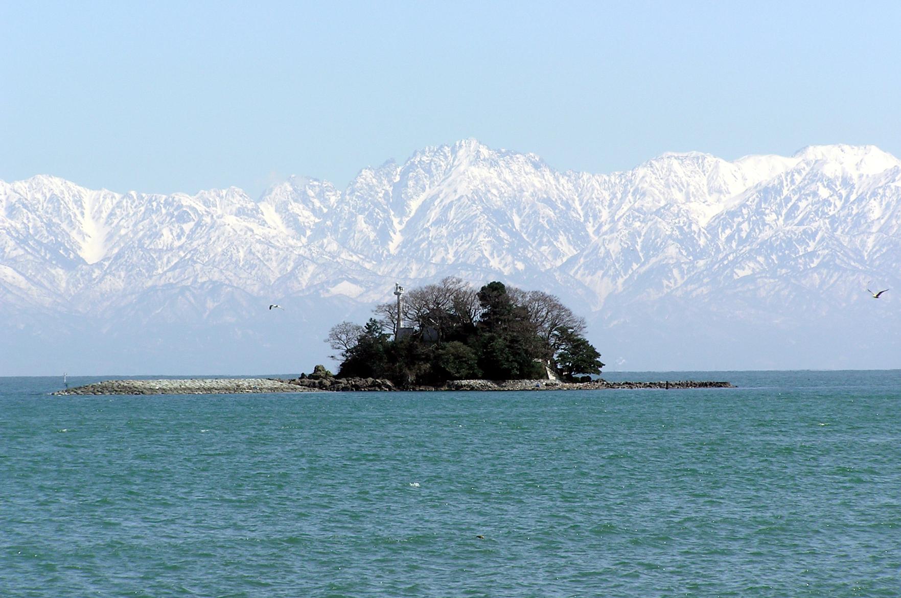 立山連峰の絶景と富山湾の食を堪能するコース-1