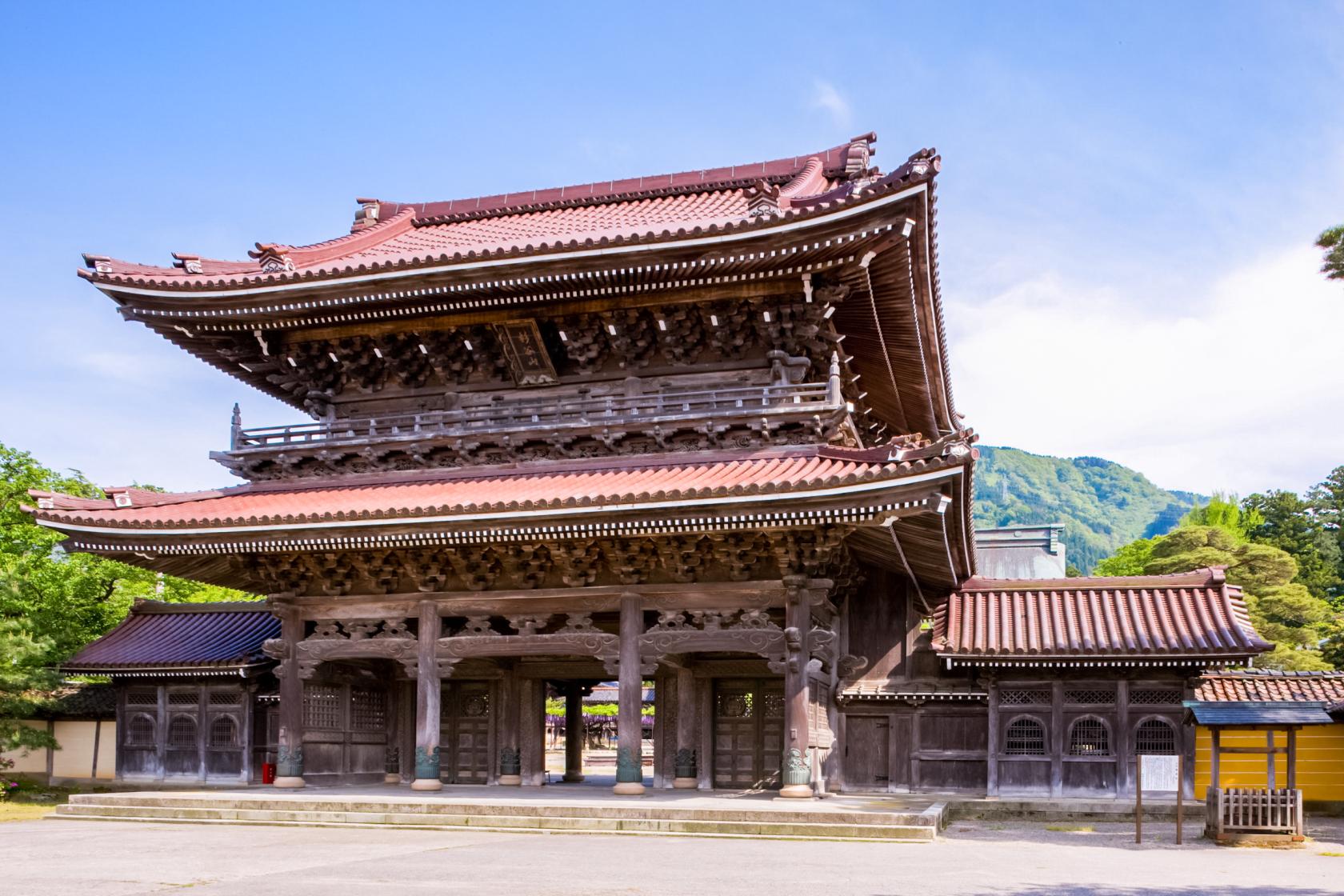 Touring “Inami,” the Town of Wood Carving-1