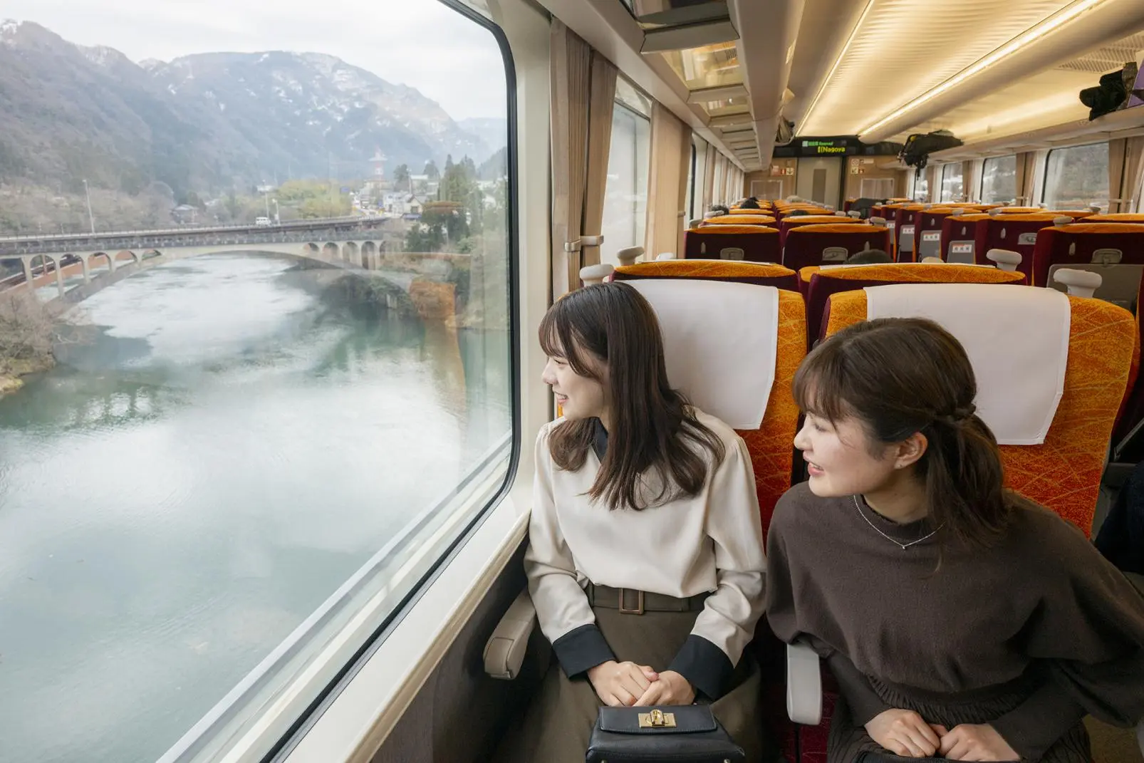 A Tour on the JR Takayama Line Limited Express "Hida": Comparing Local Sakes of Toyama and Takayama-1