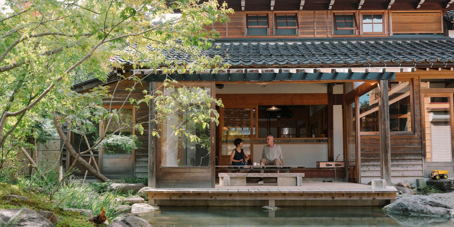 ガラス作家 ピーター・アイビー。富山の暮らしから影響を受けた農村部の古民家とガラス器-1