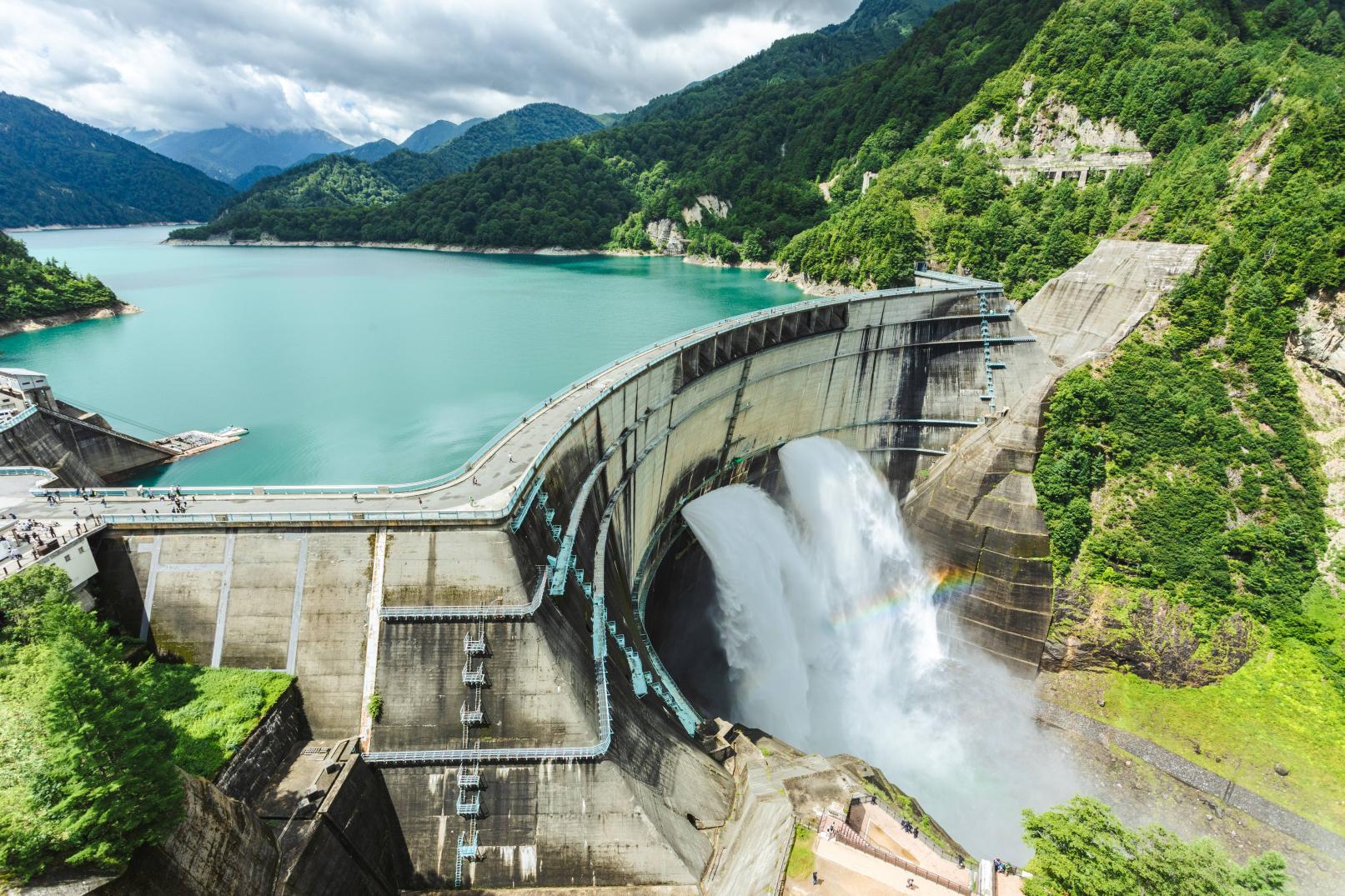 【2025年最新】富山から黒部ダムへの行き方完全ガイド｜観光放水・服装・モデルコース・お土産まで徹底解説-1