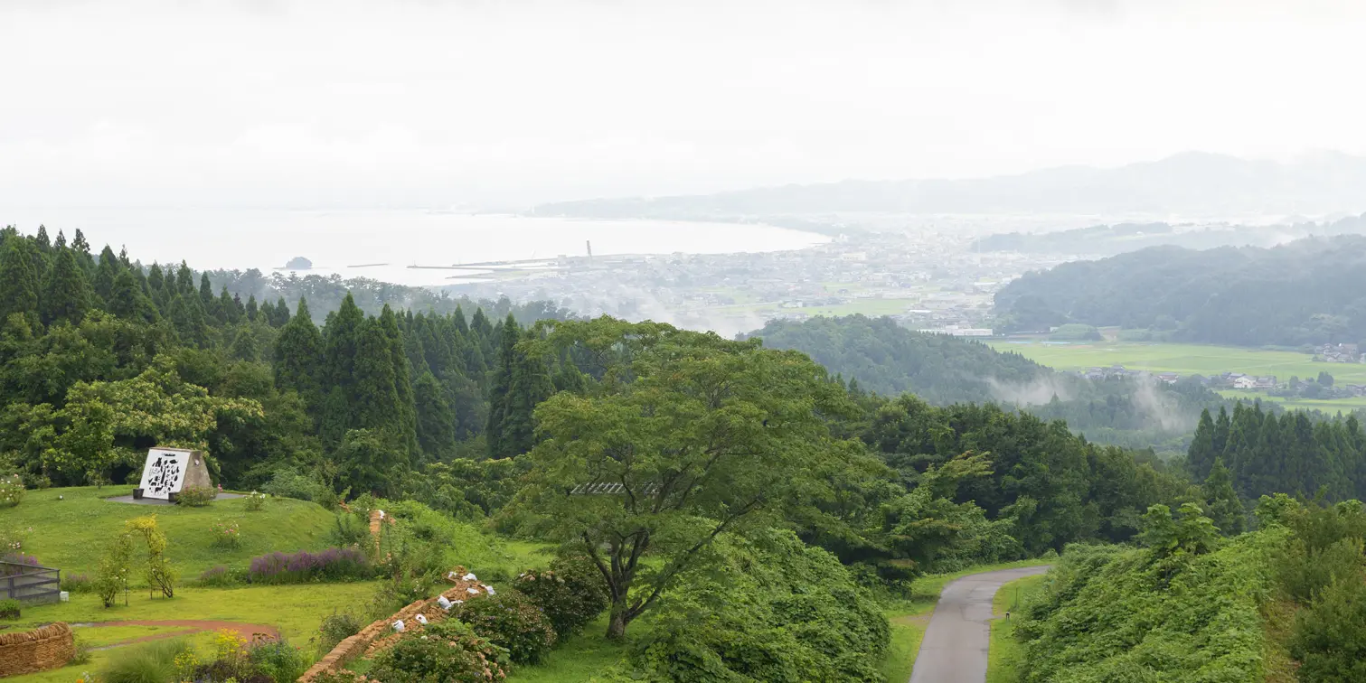 氷見の拠点となるワイナリー〈SAYS FARM〉 老舗魚問屋がつくった「海のワイン」-1