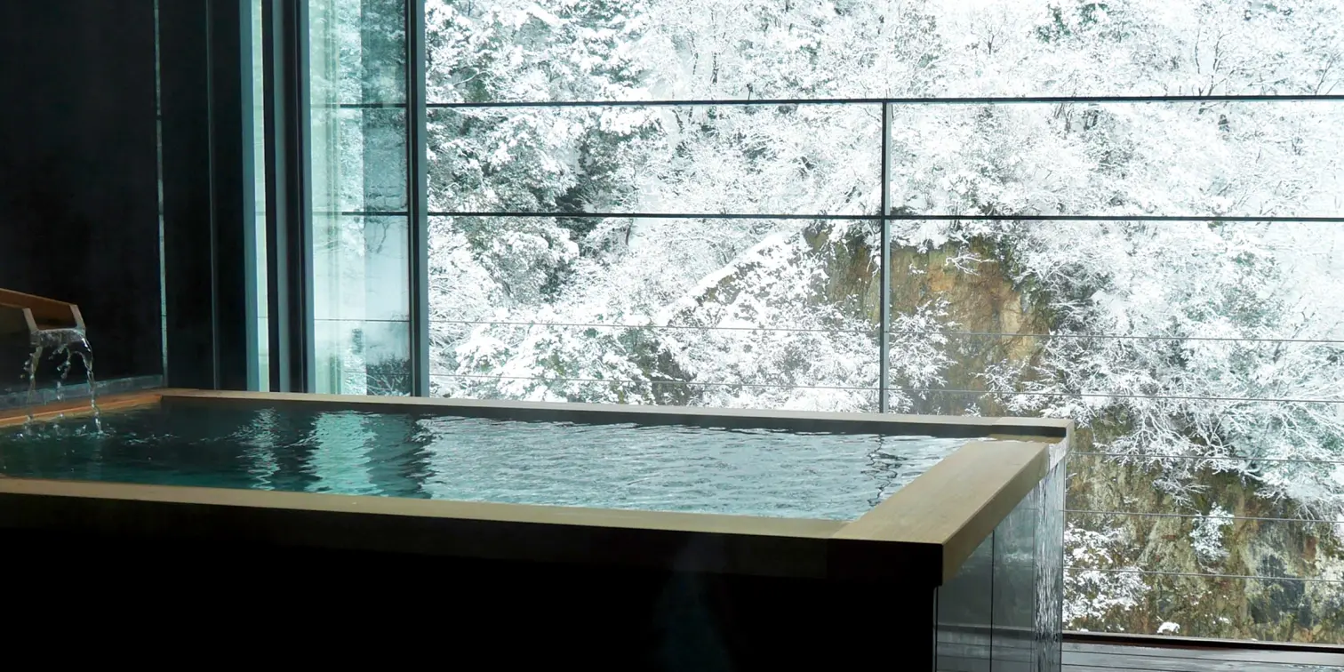 美肌の湯・宇奈月温泉で起きた異変！ 美肌成分が増した雪見温泉風呂を満喫しよう-1
