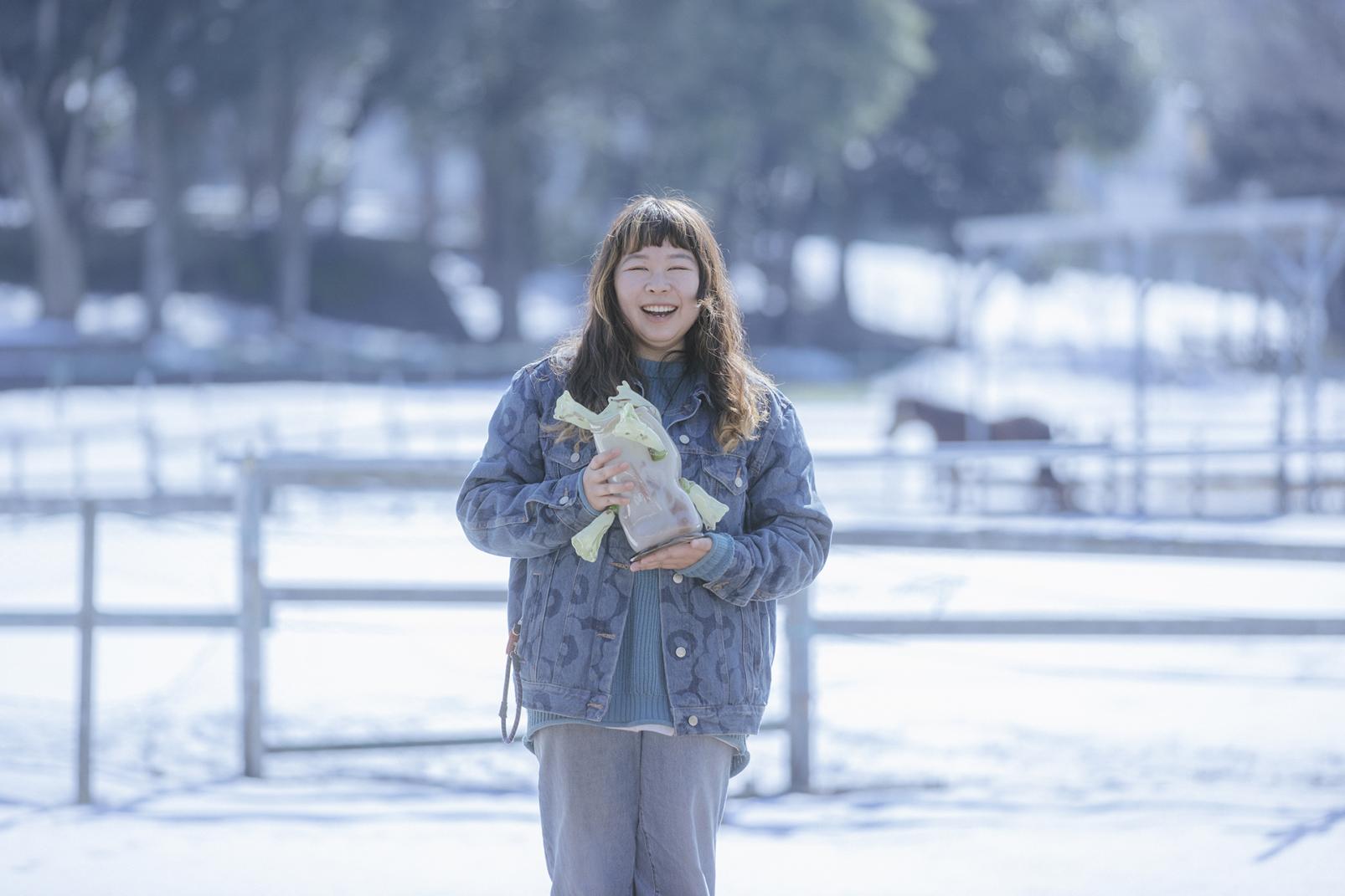 有機的フォルムに宿る生命の気配。「ガラスの街とやま」で生まれたYuri Iwamotoさんの表現。