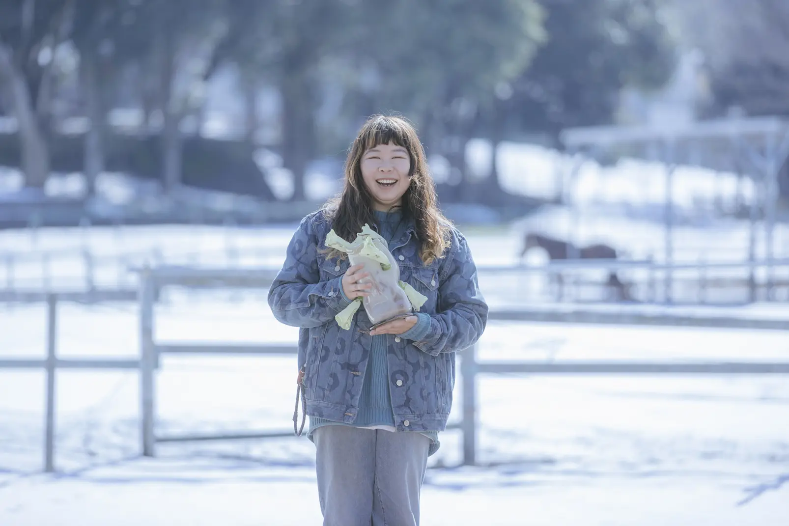 有機的フォルムに宿る生命の気配。「ガラスの街とやま」で生まれたYuri Iwamotoさんの表現。-1