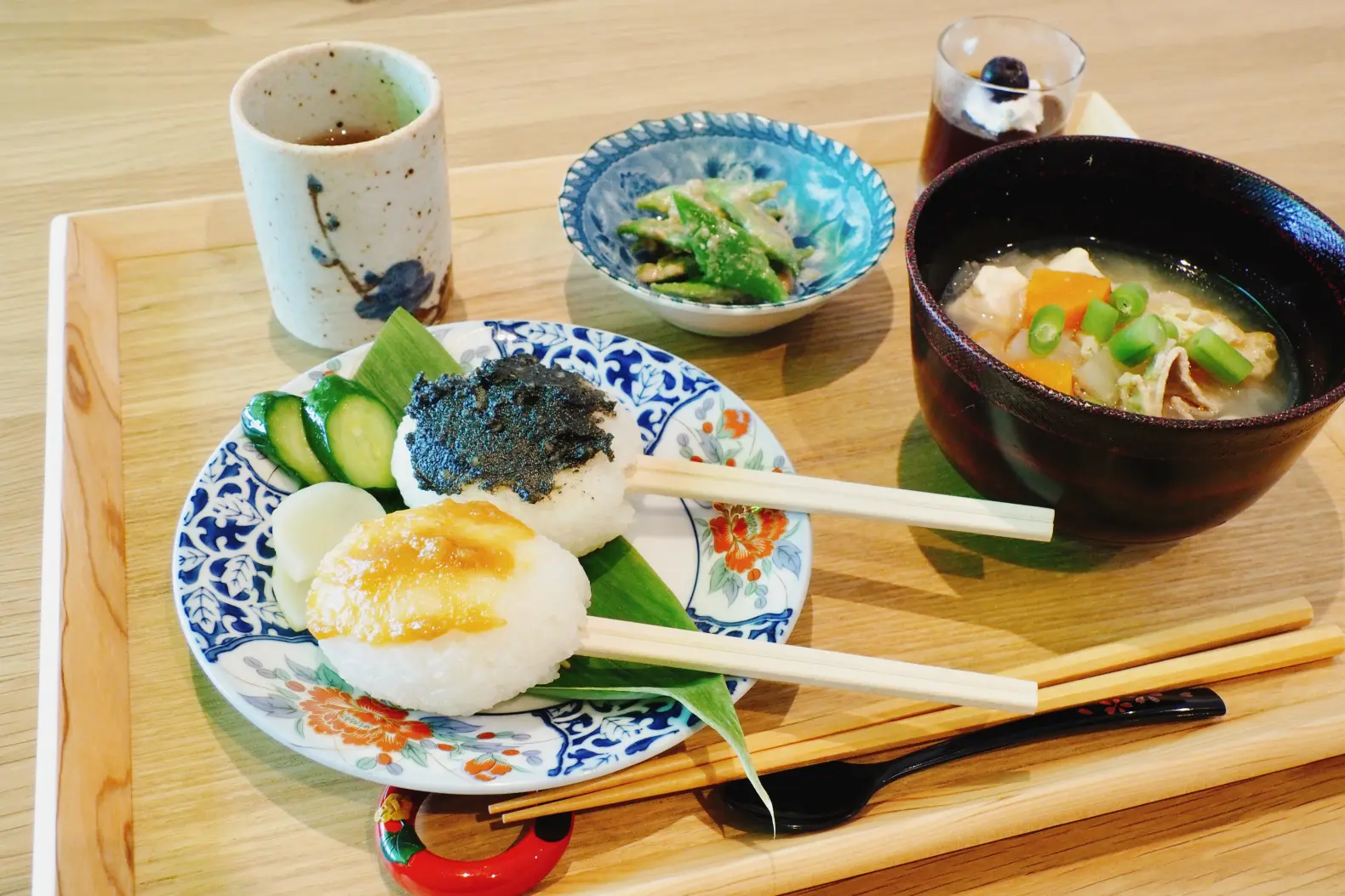 伝承料理の「みそかんぱ」と豚汁のランチセット