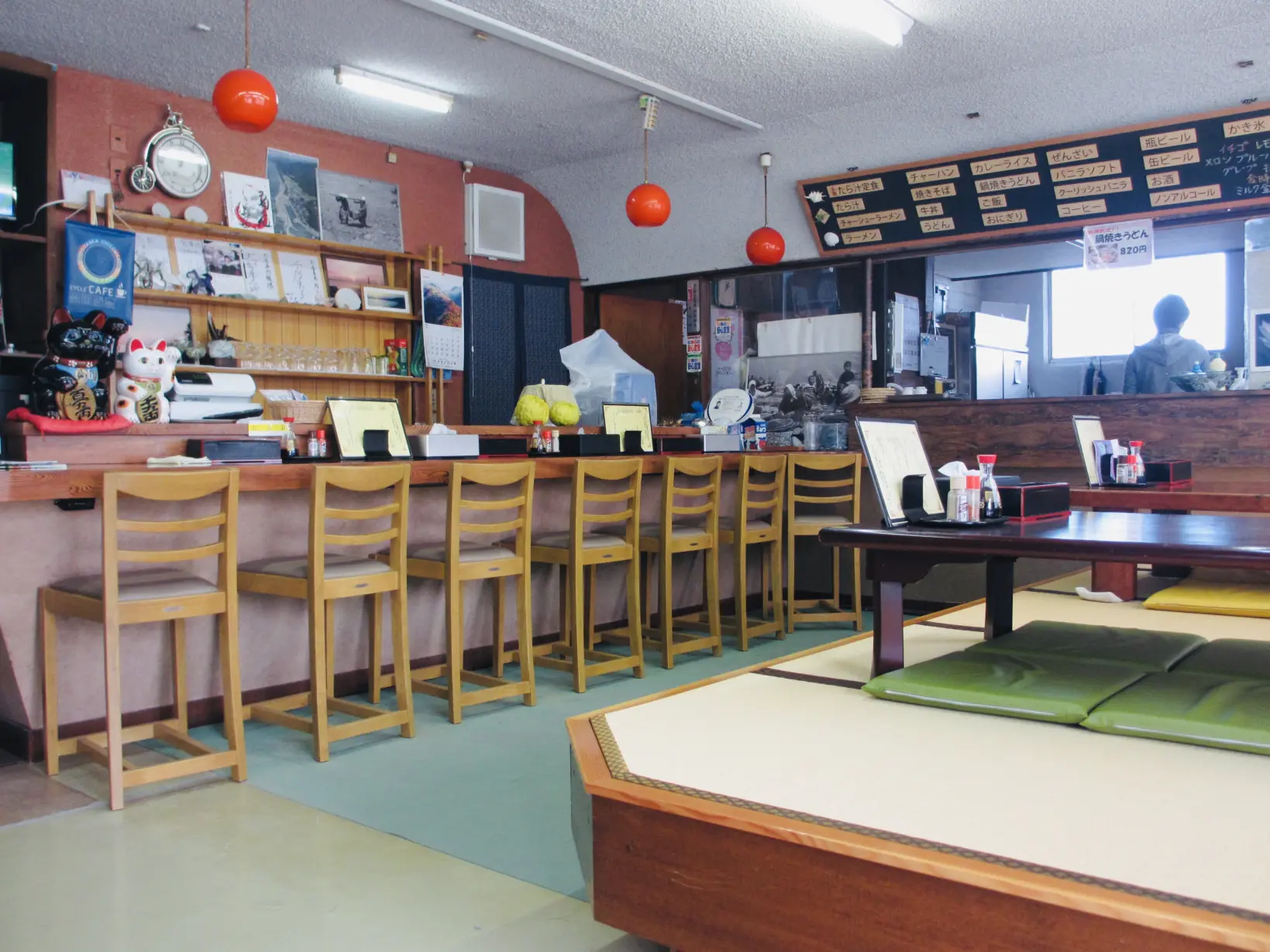 懐かしい雰囲気の店内