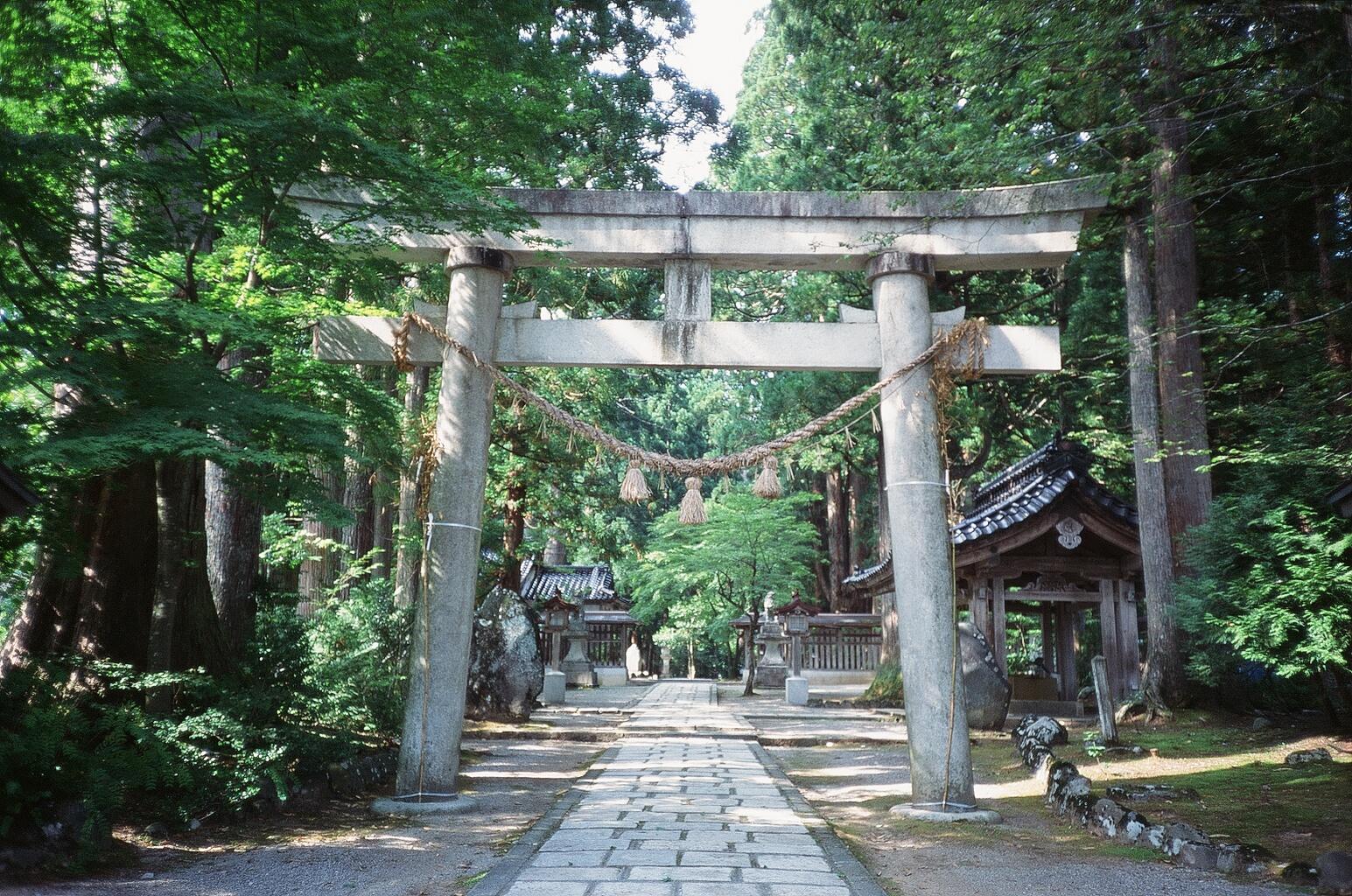 雄山神社　芦峅中宮祈願殿-0