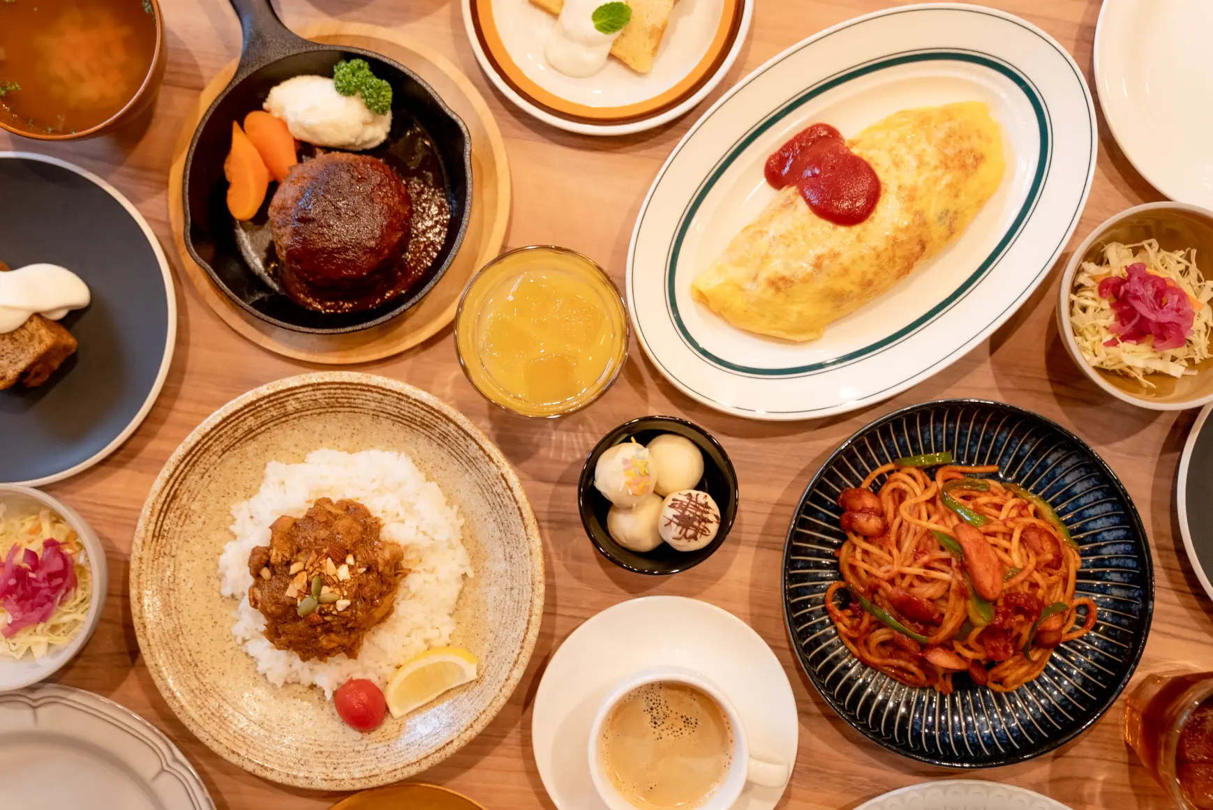 カフェの主役たちが勢ぞろい